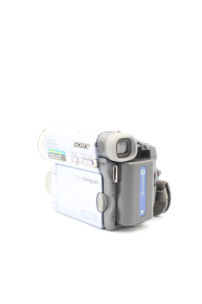 Sony DCR-TRV14E MiniDV Video Camcorder