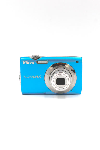 Nikon Coolpix S3000 Compact Digital Camera