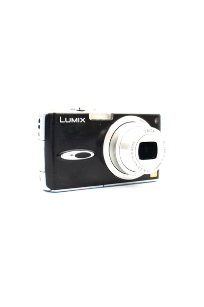 Panasonic Lumix DMC-FX01 Compact Digital Camera