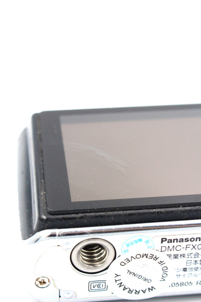 Panasonic Lumix DMC-FX01 Compact Digital Camera