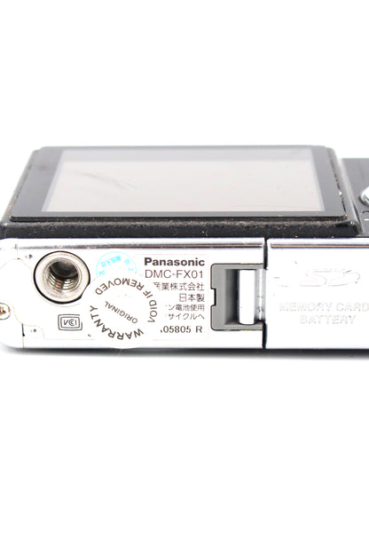 Panasonic Lumix DMC-FX01 Compact Digital Camera