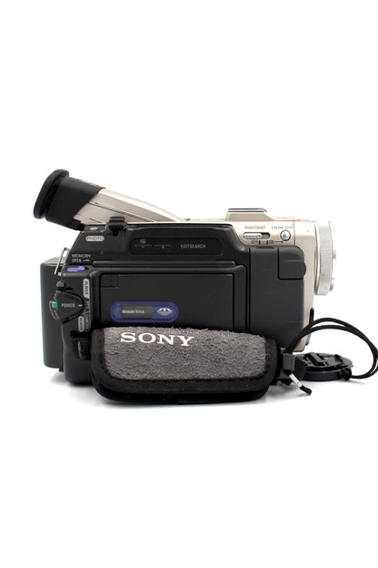 Sony DCR-TRV10E MiniDV Digital Video Camcorder