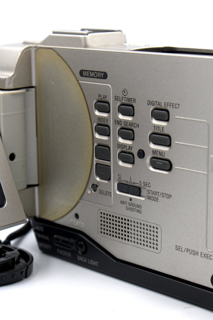 Sony DCR-TRV10E MiniDV Digital Video Camcorder