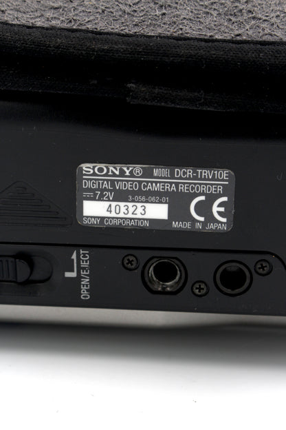 Sony DCR-TRV10E MiniDV Digital Video Camcorder