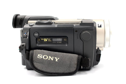 Sony DCR-TRV900E MiniDV Digital Video Camcorder