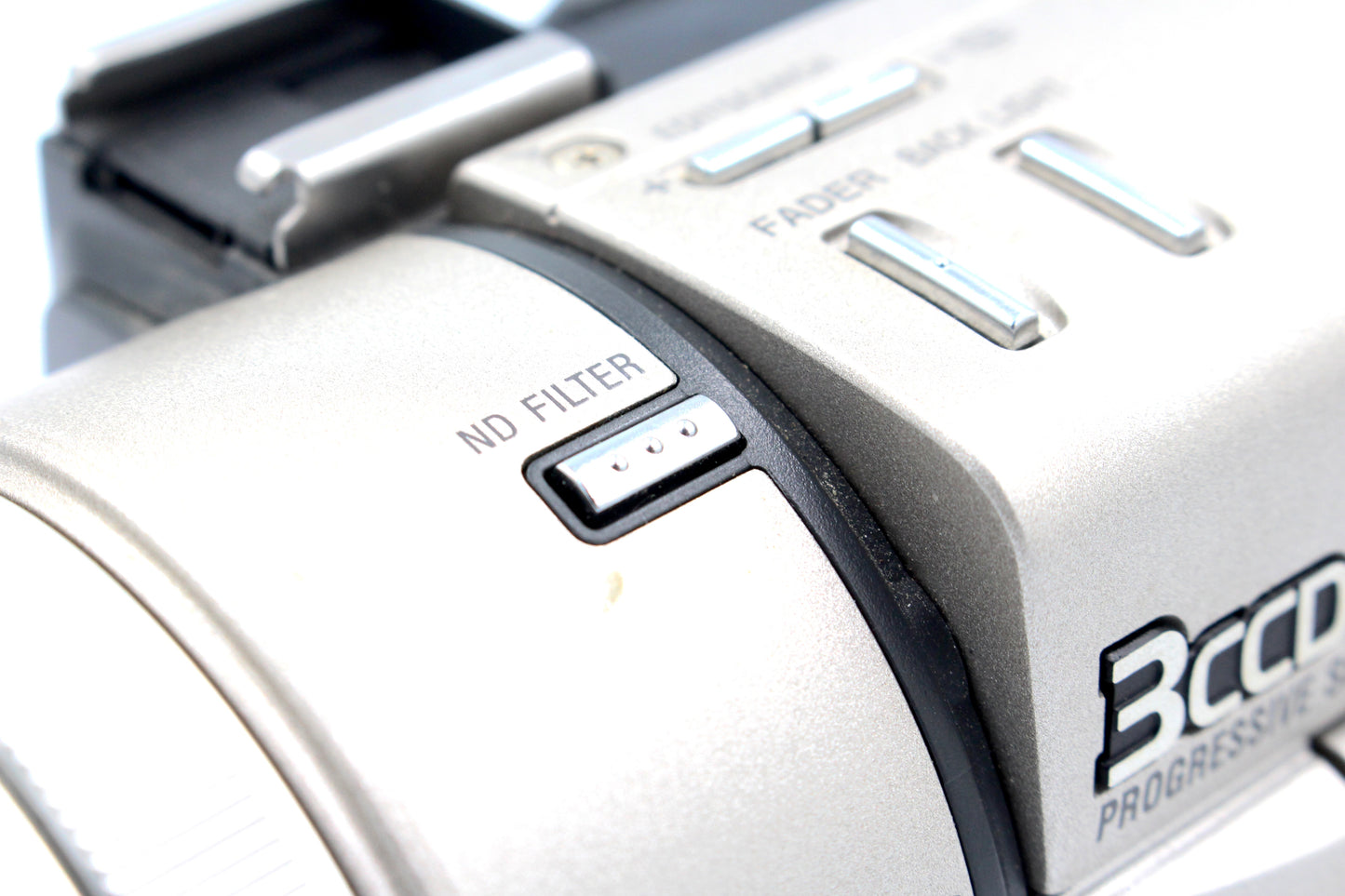 Sony DCR-TRV900E MiniDV Digital Video Camcorder