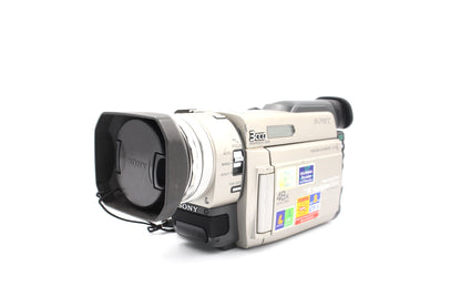 Sony DCR-TRV900E MiniDV Digital Video Camcorder