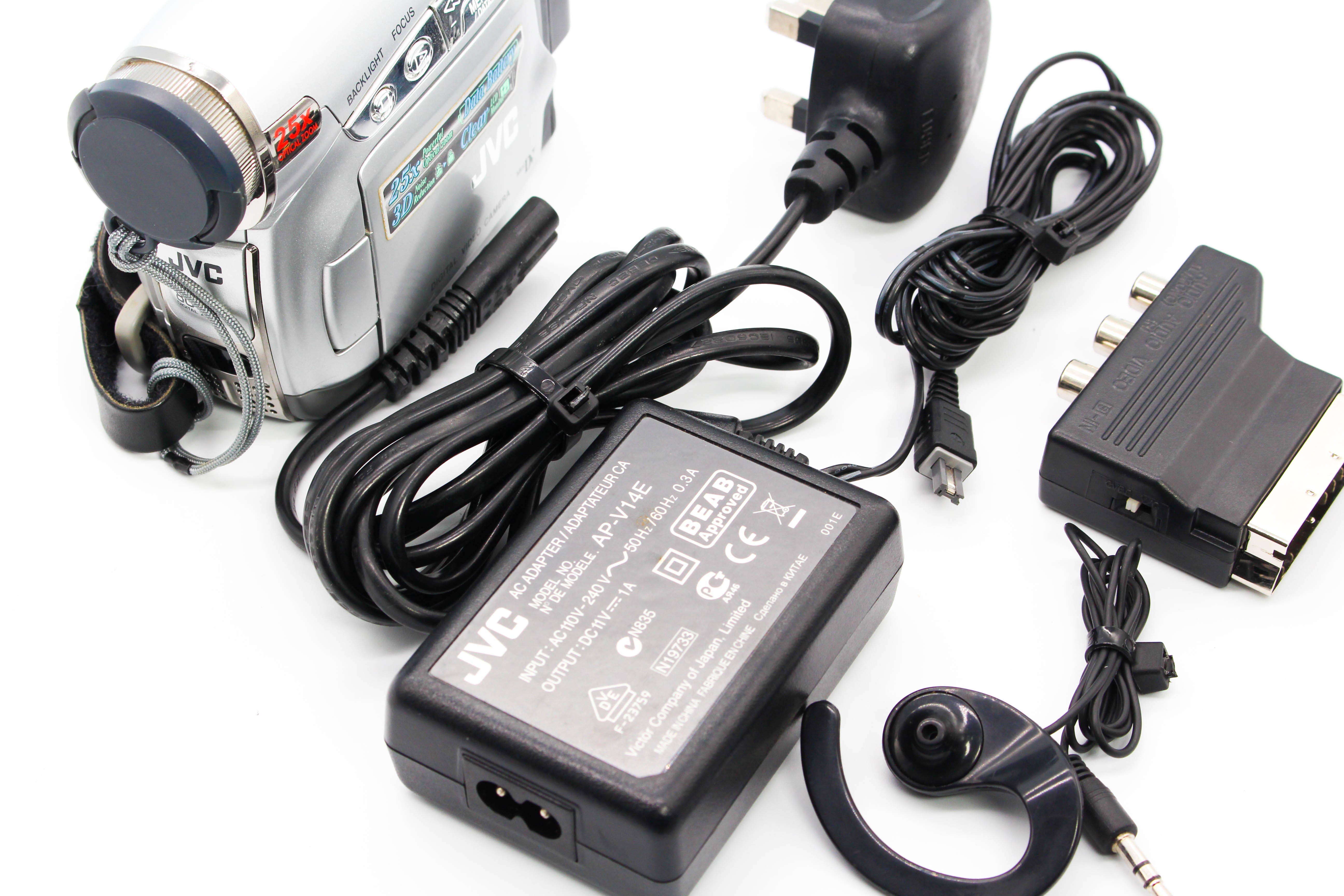 JVC GR-D240EK MiniDV Digital Video Handycam Camcorder Camera - Tested Bundle Excellent