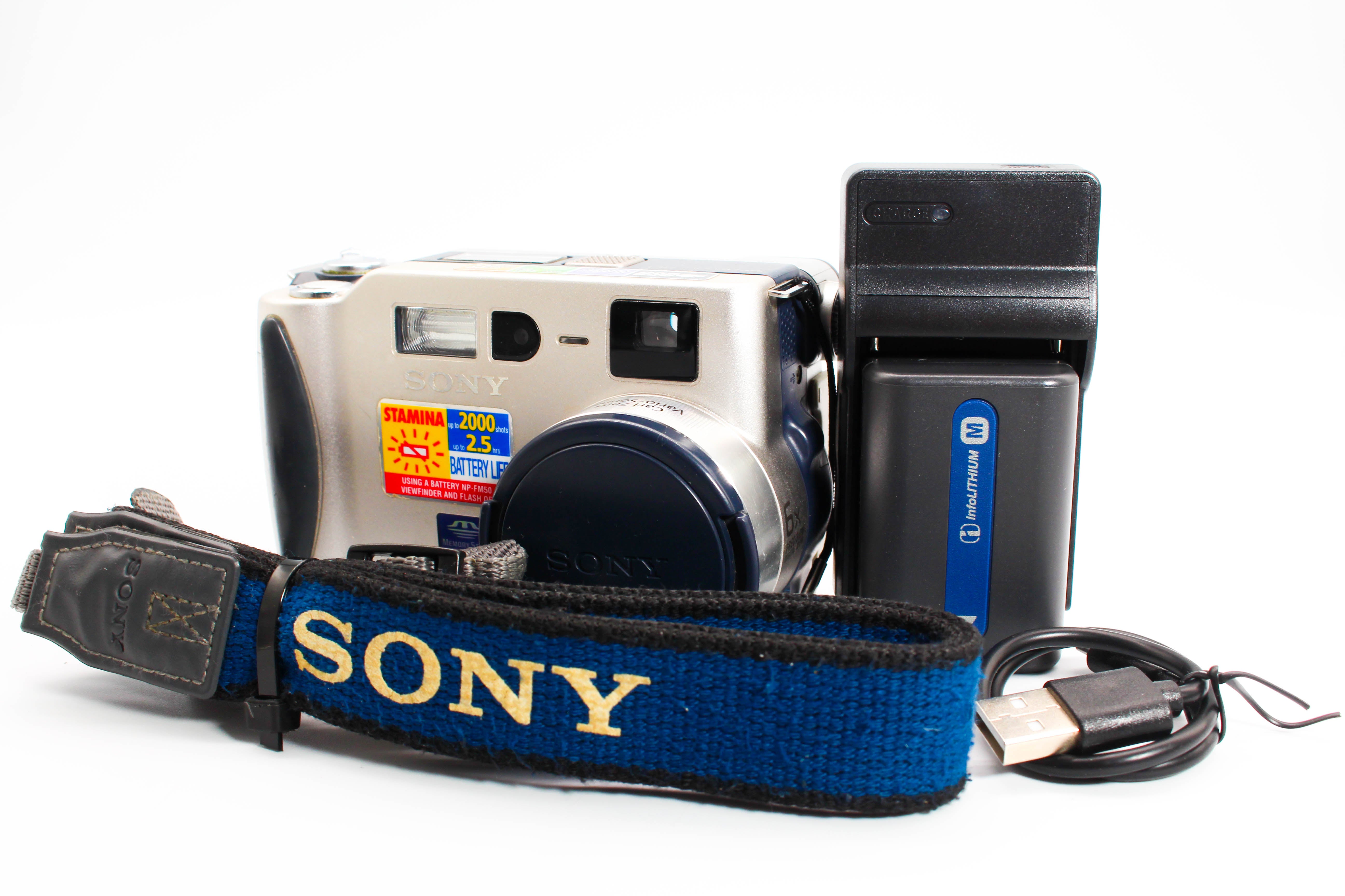 Sony Cybershot DSC-S70 Memory Stick Retro Digital Photo Video Camera Digicam - Tested Bundle Excellent