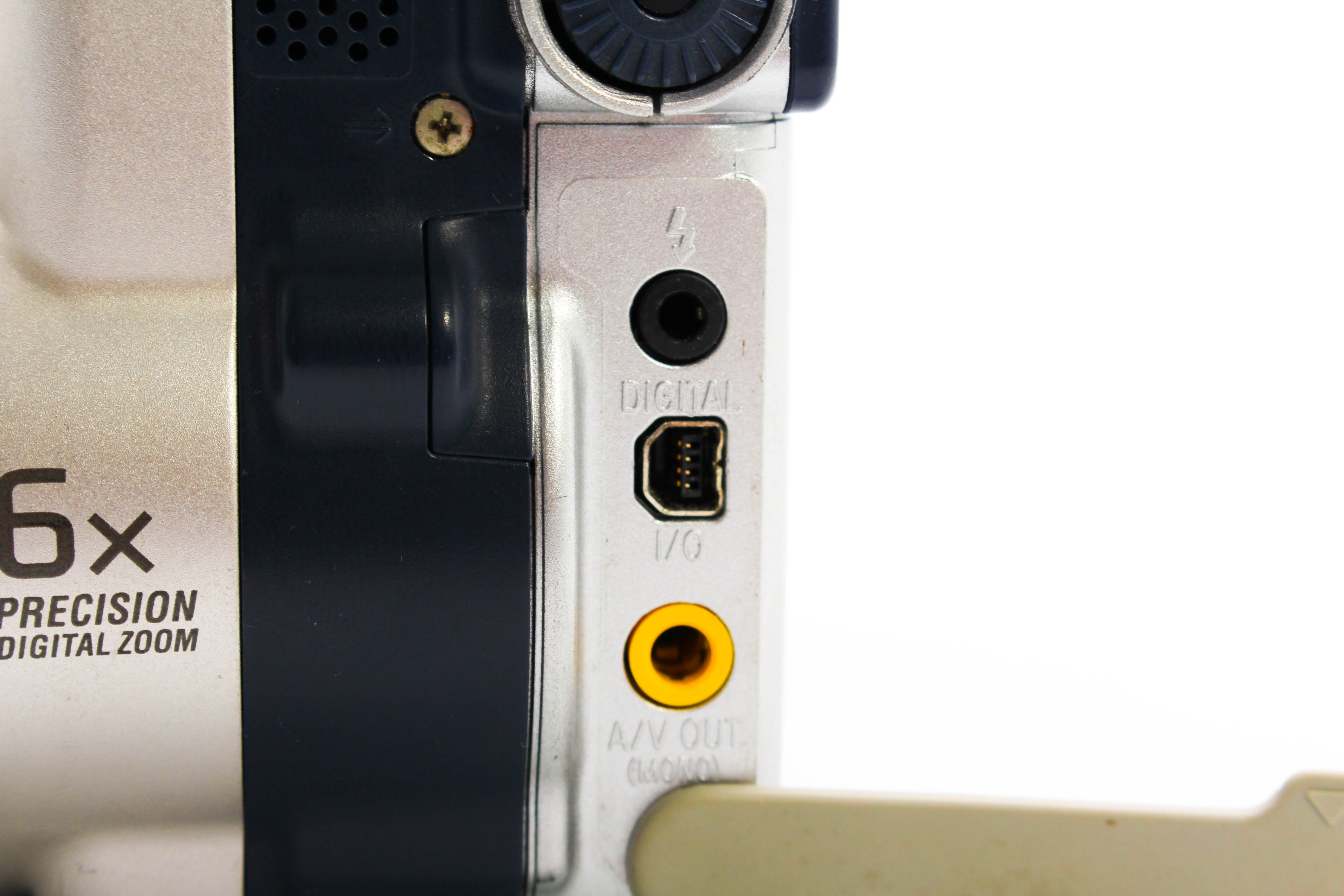 Sony Cybershot DSC-S70 Memory Stick Retro Digital Photo Video Camera Digicam - Tested Bundle Excellent