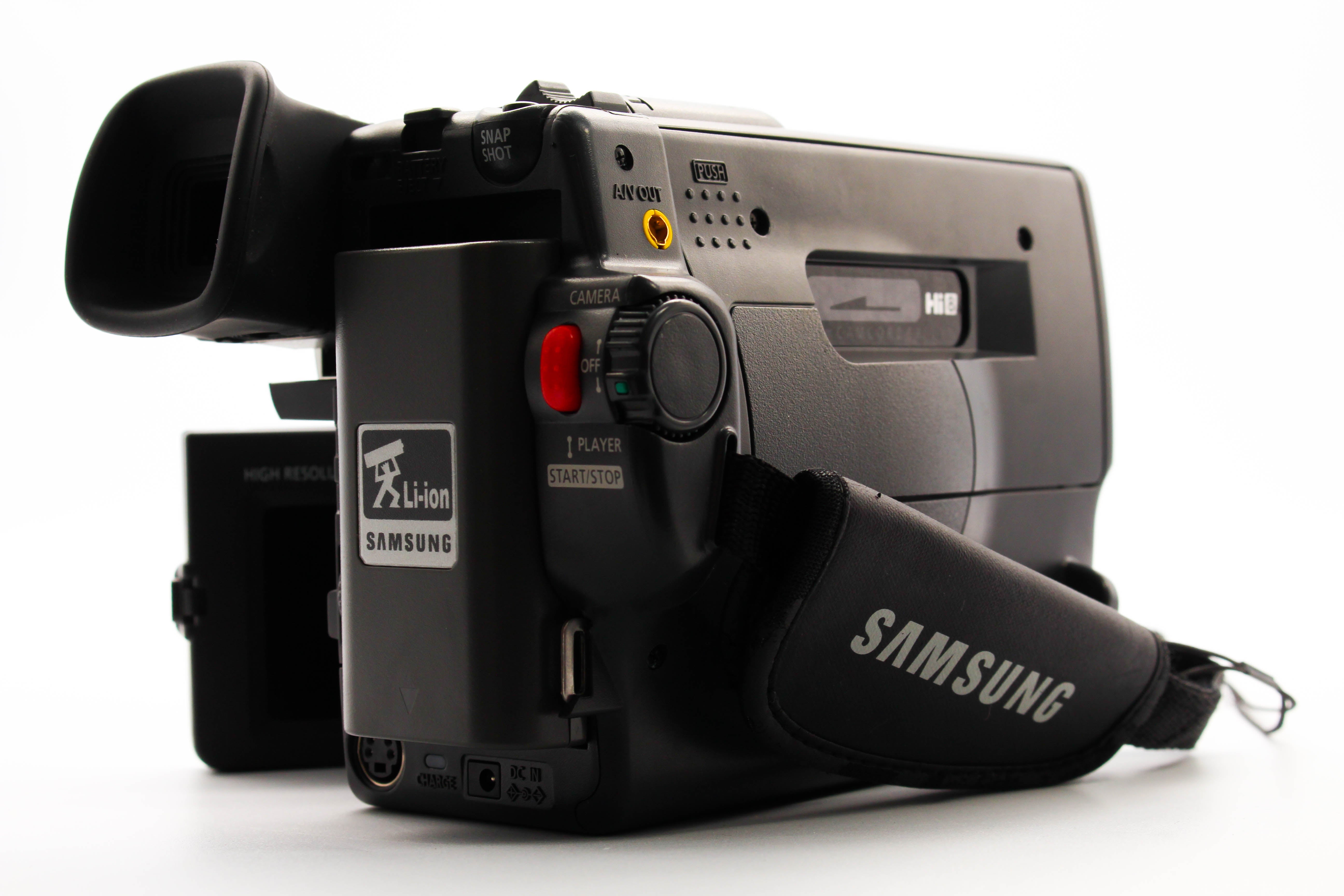 Samsung VP-L750 Video8 8mm Handycam Camcorder Camera - Tested Bundle Excellent