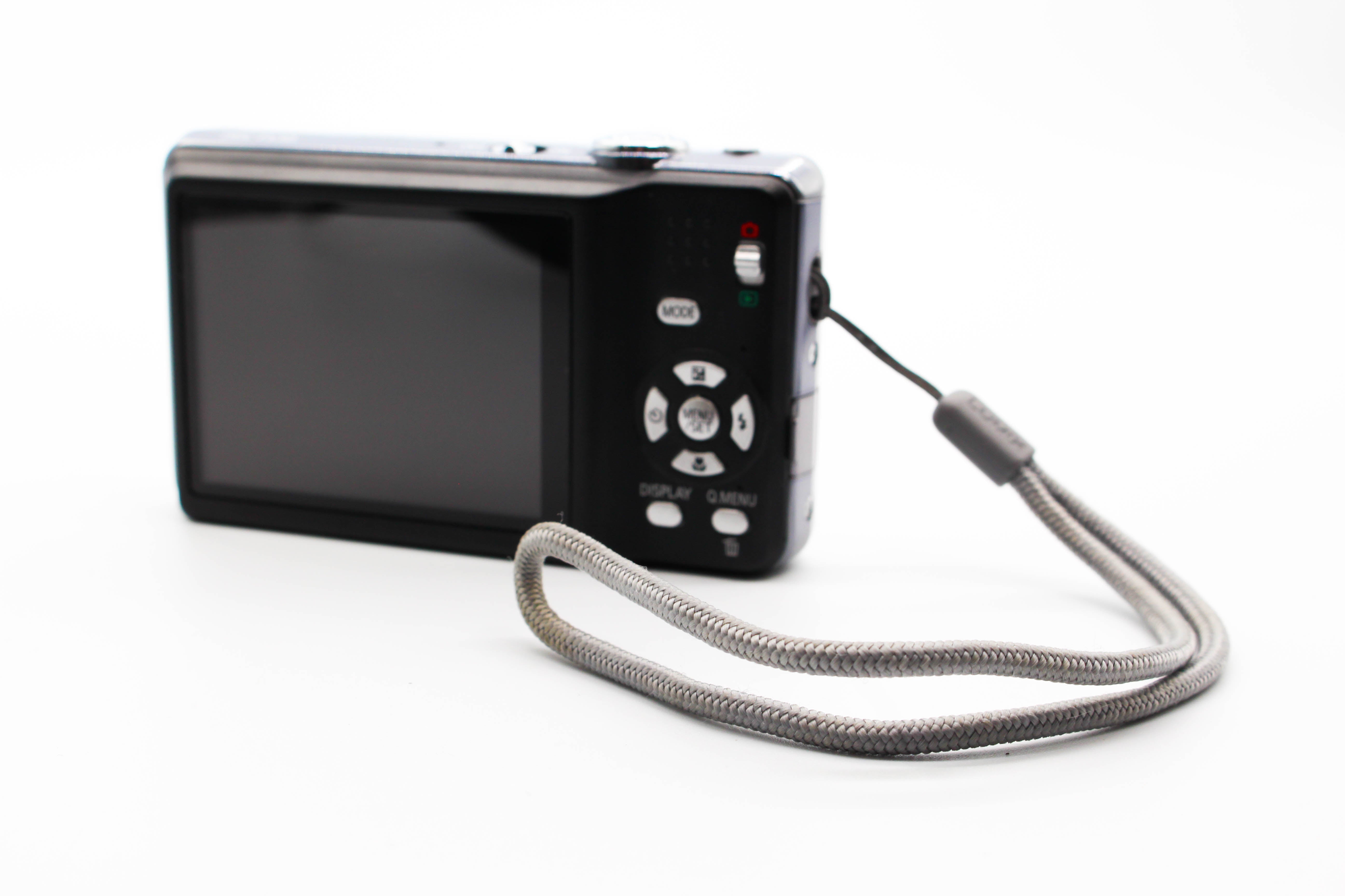 Panasonic Lumix DMC-FS30 Retro Photo Video Compact Digital Camera Digicam - Tested Bundle Excellent