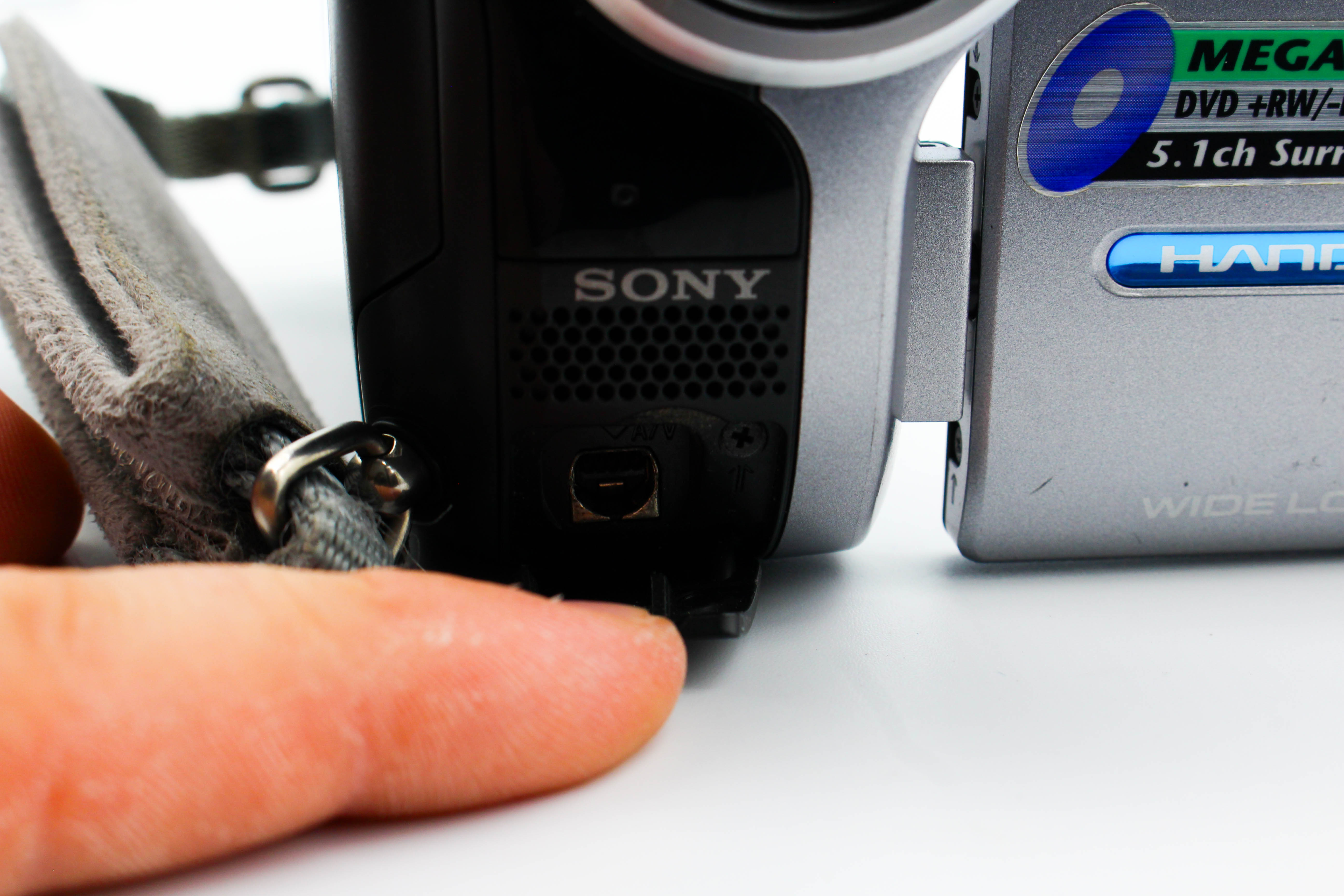 Sony DCR-DVD203E MiniDVD DVD Handycam Digital Video Camcorder - Tested Bundle Excellent