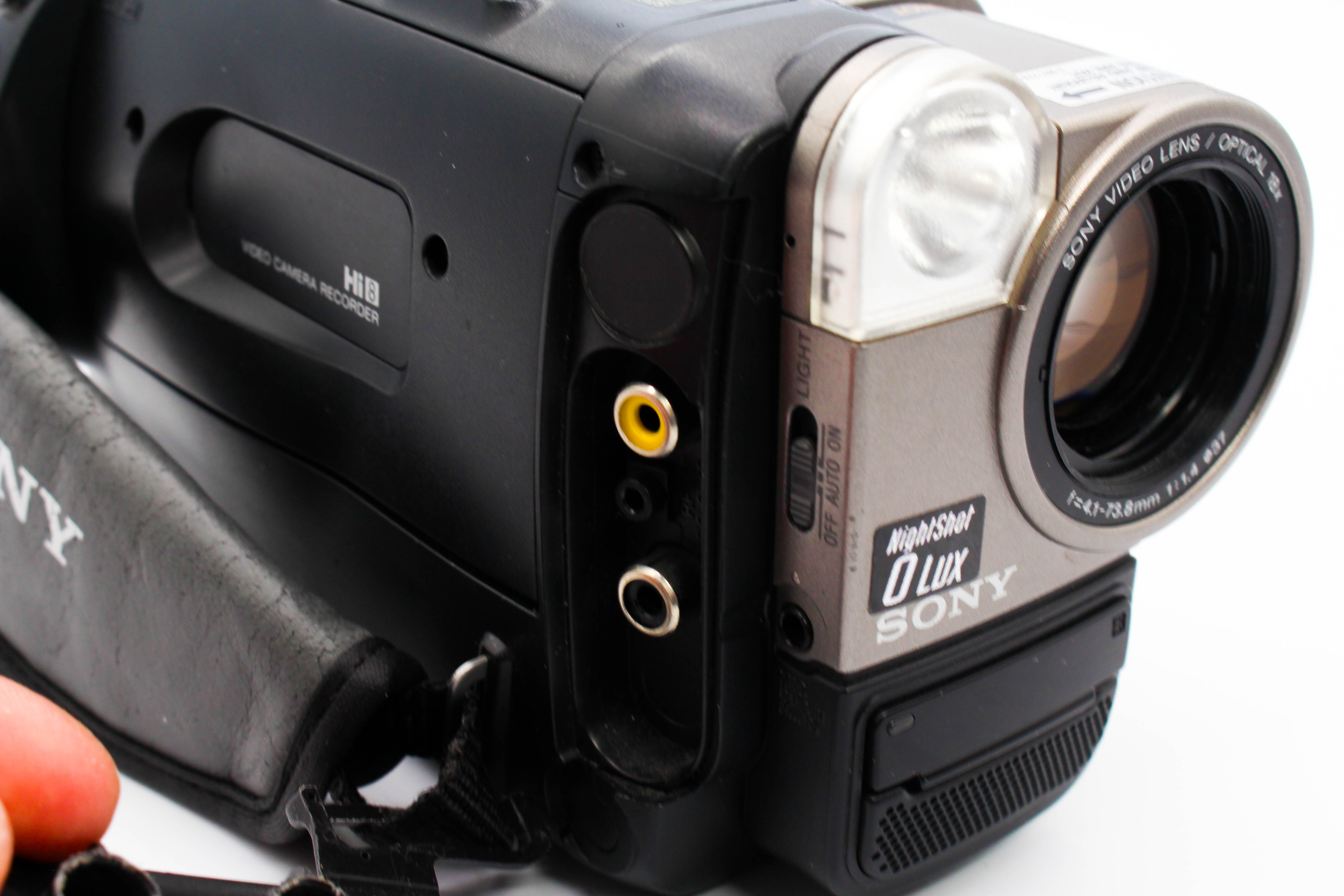 Sony CCD-TR515E Hi8 Video8 8mm Analog Video Handycam Camcorder Camera (Read) - Tested Bundle