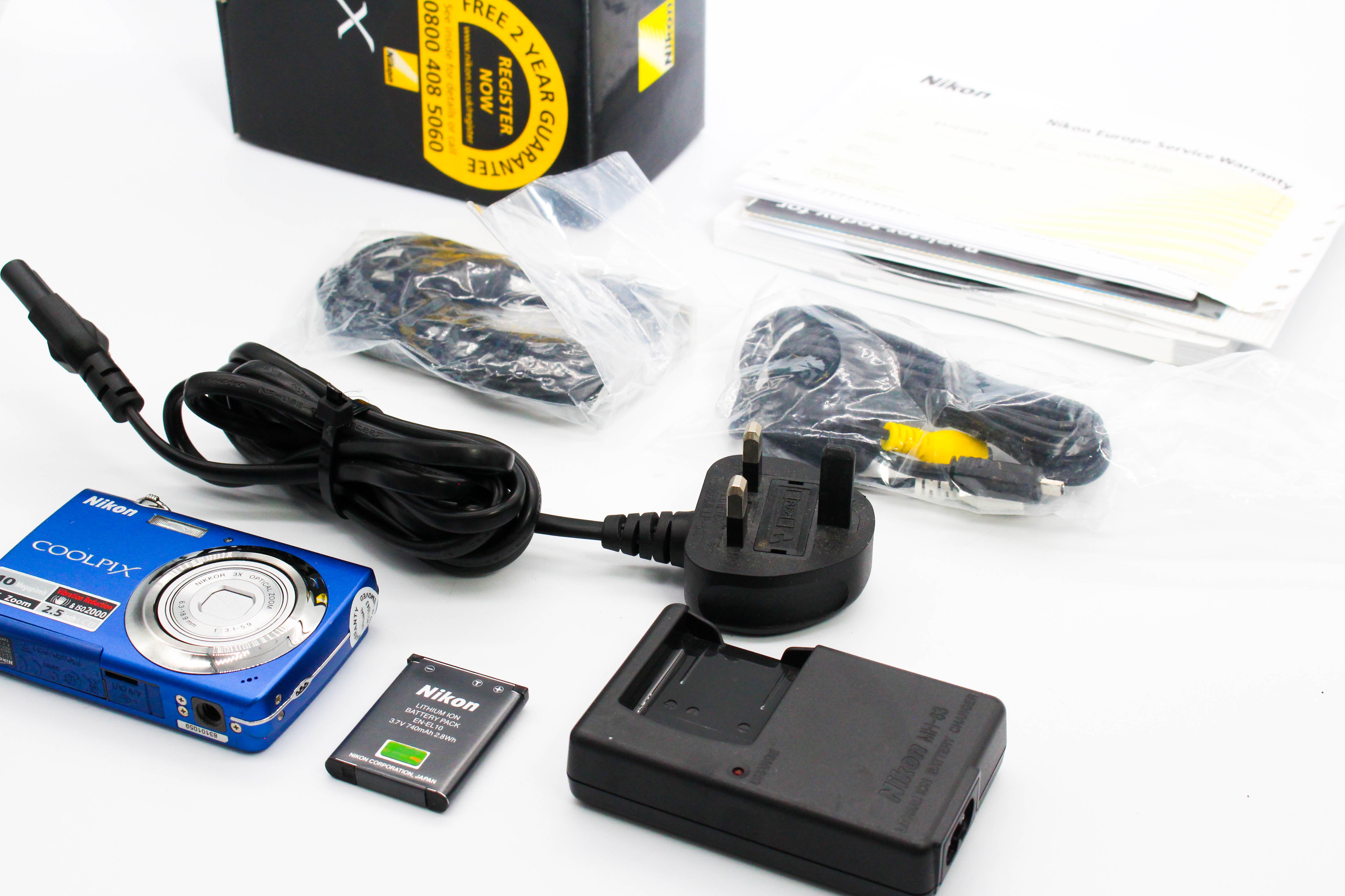 Nikon Coolpix S220 Compact Digital Photo Camera Digicam - Tested Bundle Excellent