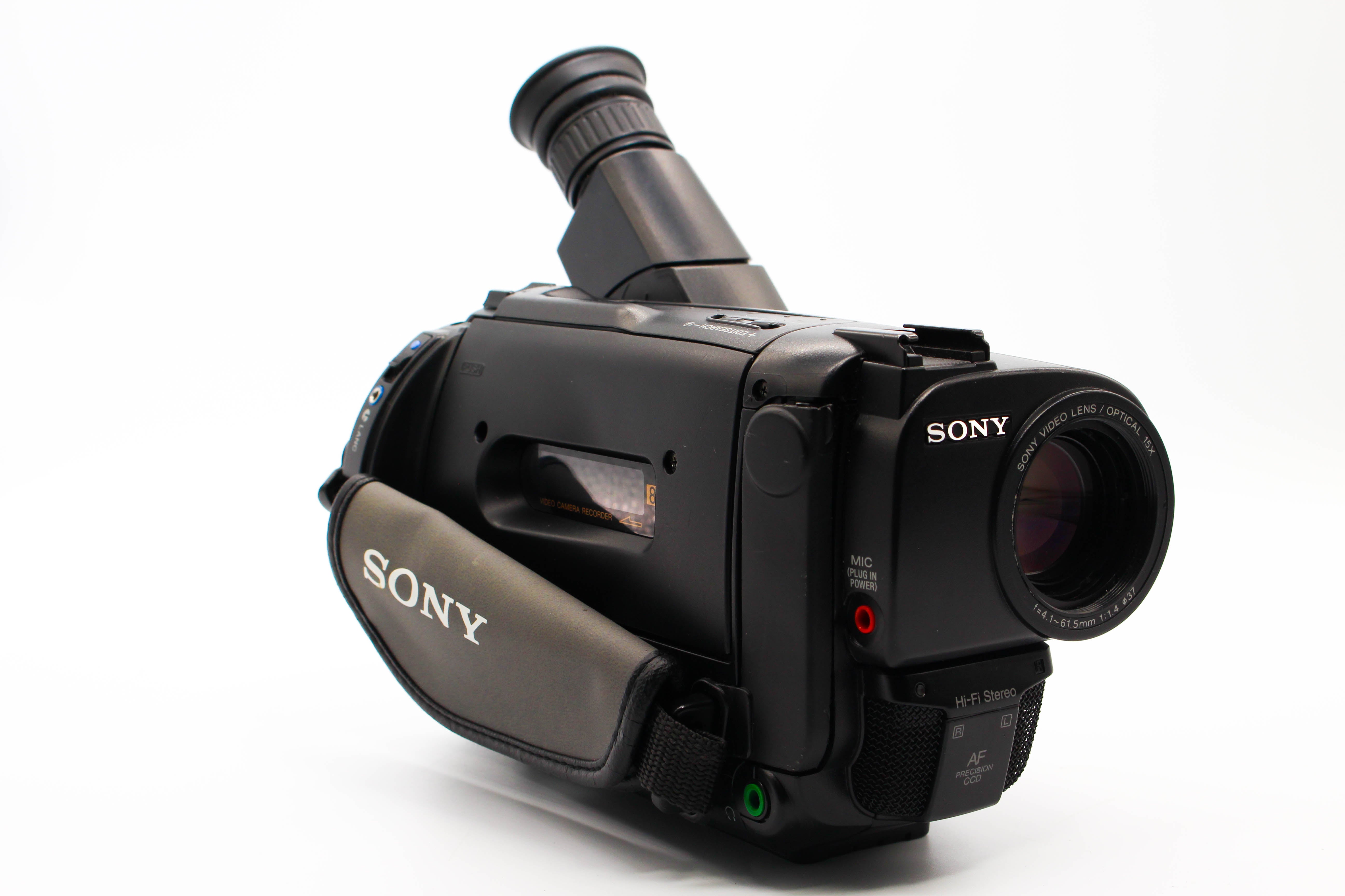 Sony CCD-TR610E Video8 8mm Analog Video Handycam Camcorder Camera - Tested Bundle Excellent