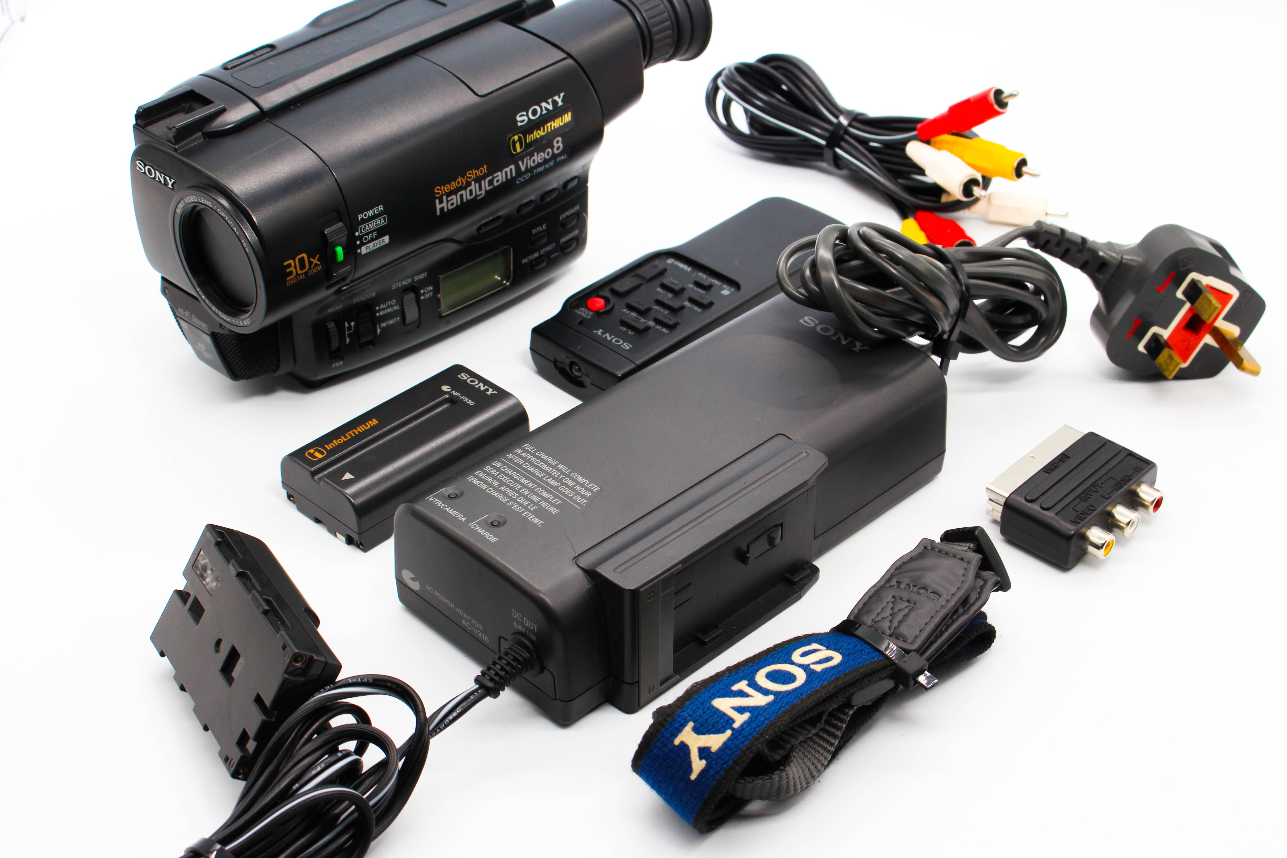 Sony CCD-TR610E Video8 8mm Analog Video Handycam Camcorder Camera - Tested Bundle Excellent