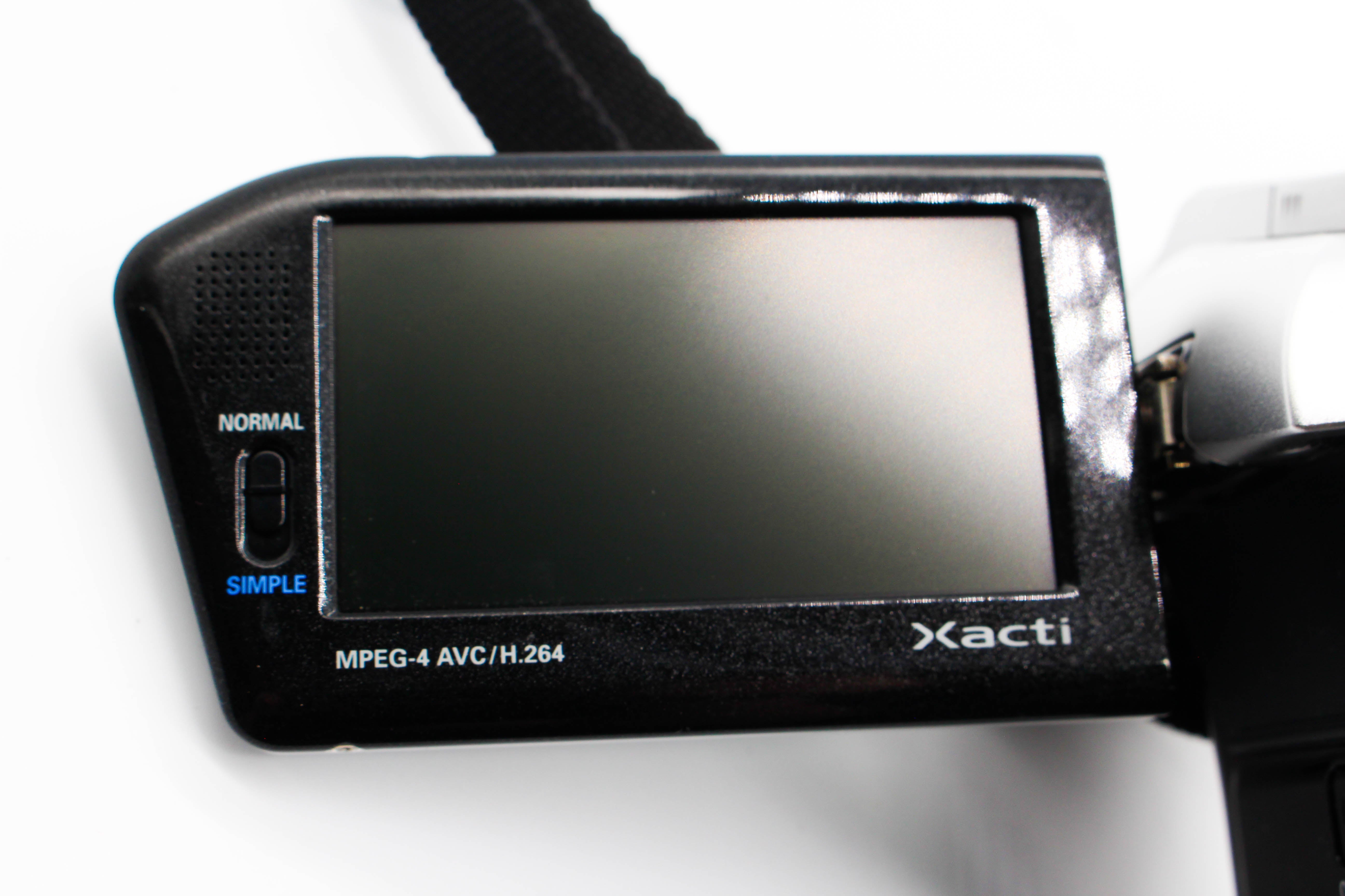 Sanyo Xacti VPC-HD1000 HD SD Card Video Handycam Camcorder Camera - Tested Bundle Excellent