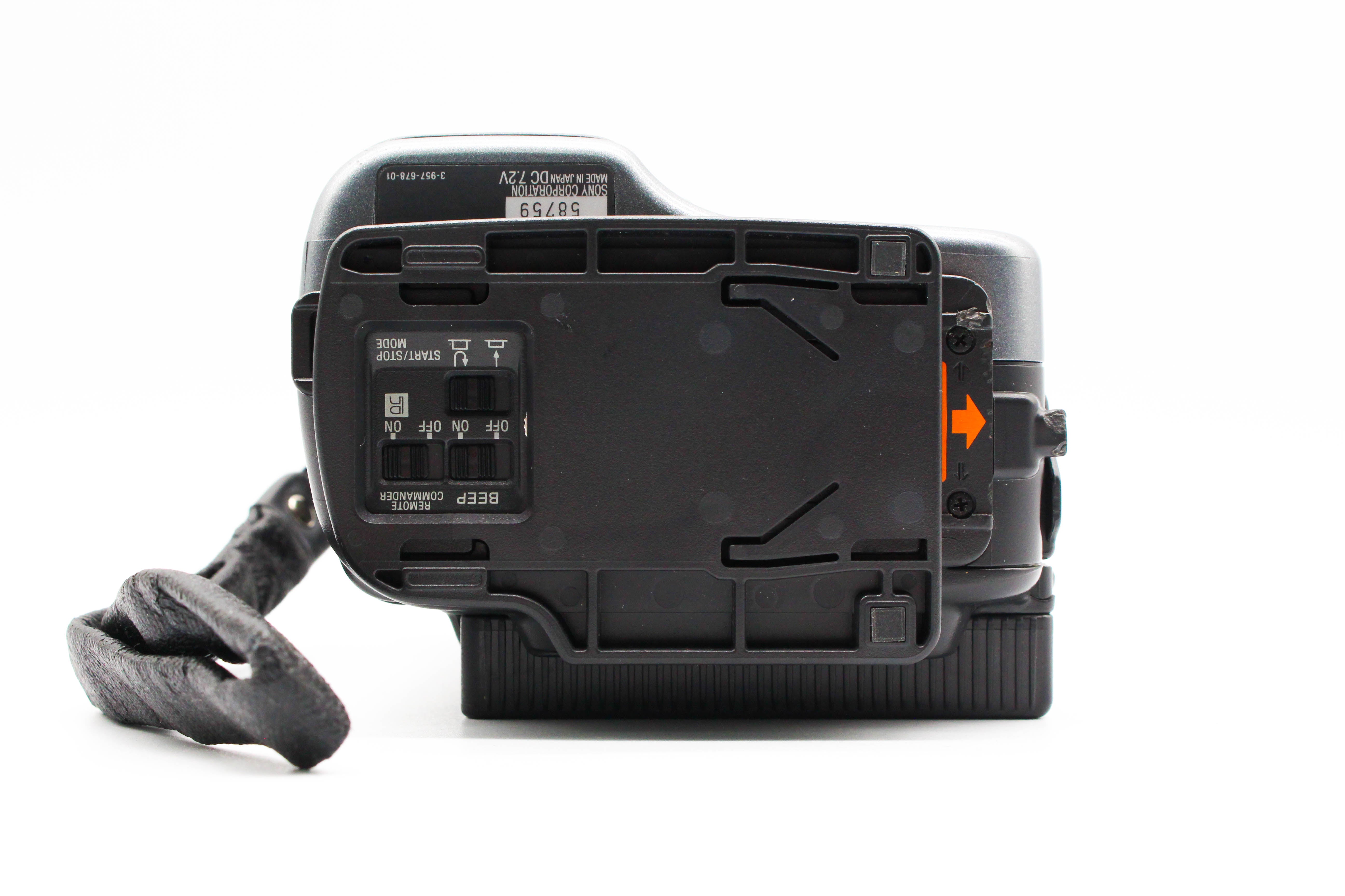 Sony CCD-SC5 NTSC Hi8 Analog Camcorder Handycam Video Camera - Tested Bundle Good