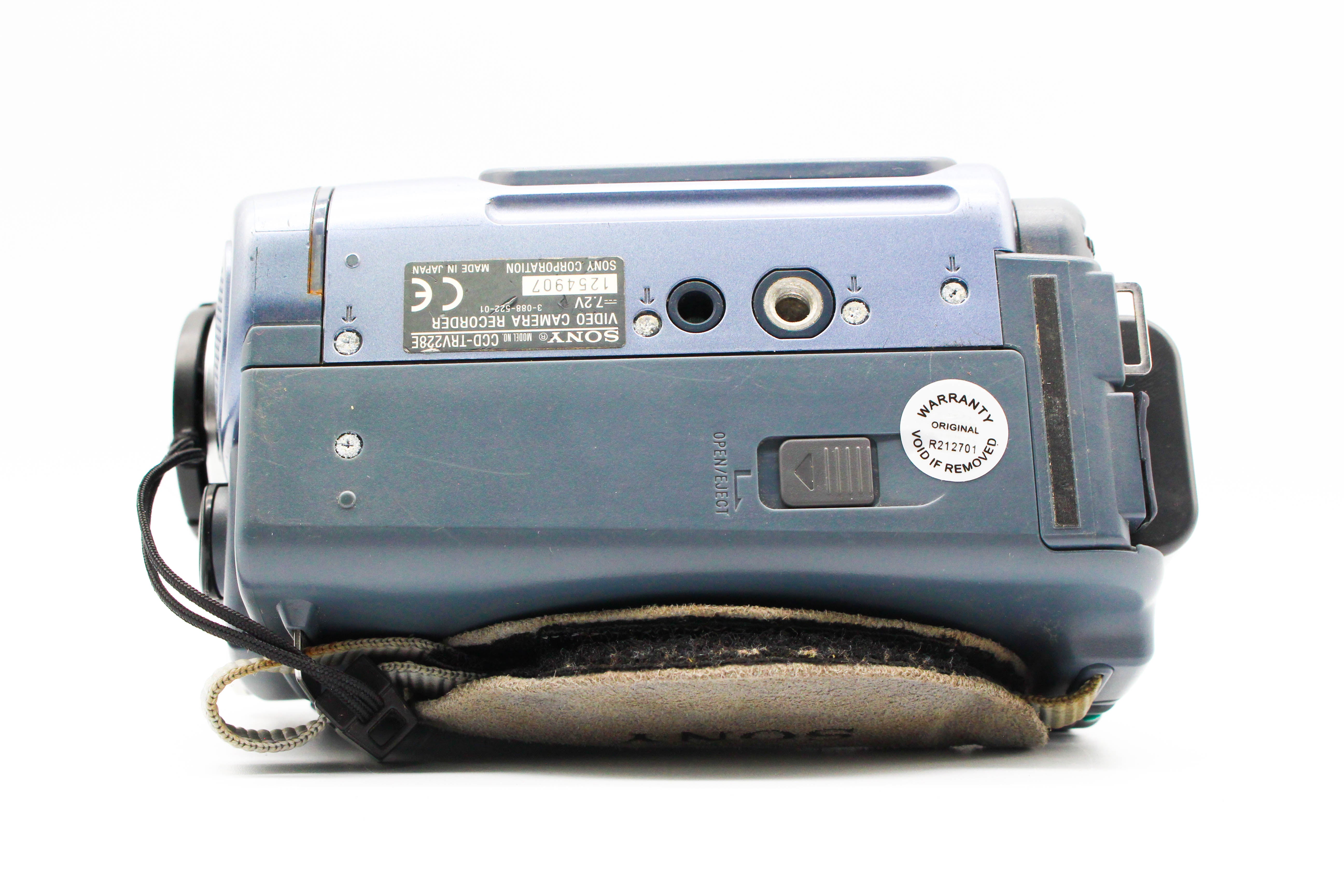 Sony CCD-TRV228E Hi8 Analog Camcorder Handycam Video Camera - Tested Bundle