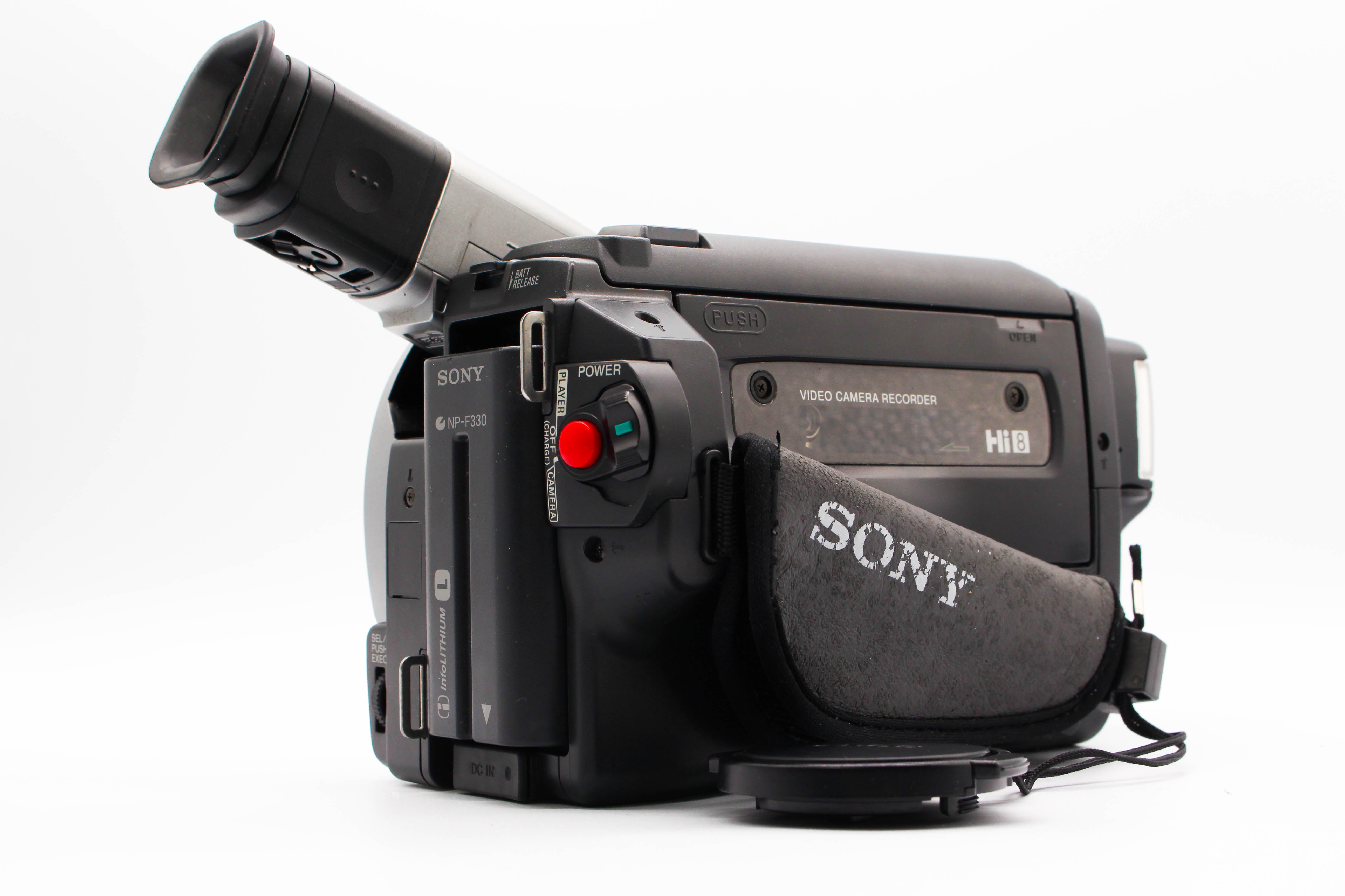 Sony CCD-TR718E Hi8 Analog Camcorder Handycam Video Camera - Tested Bundle Excellent