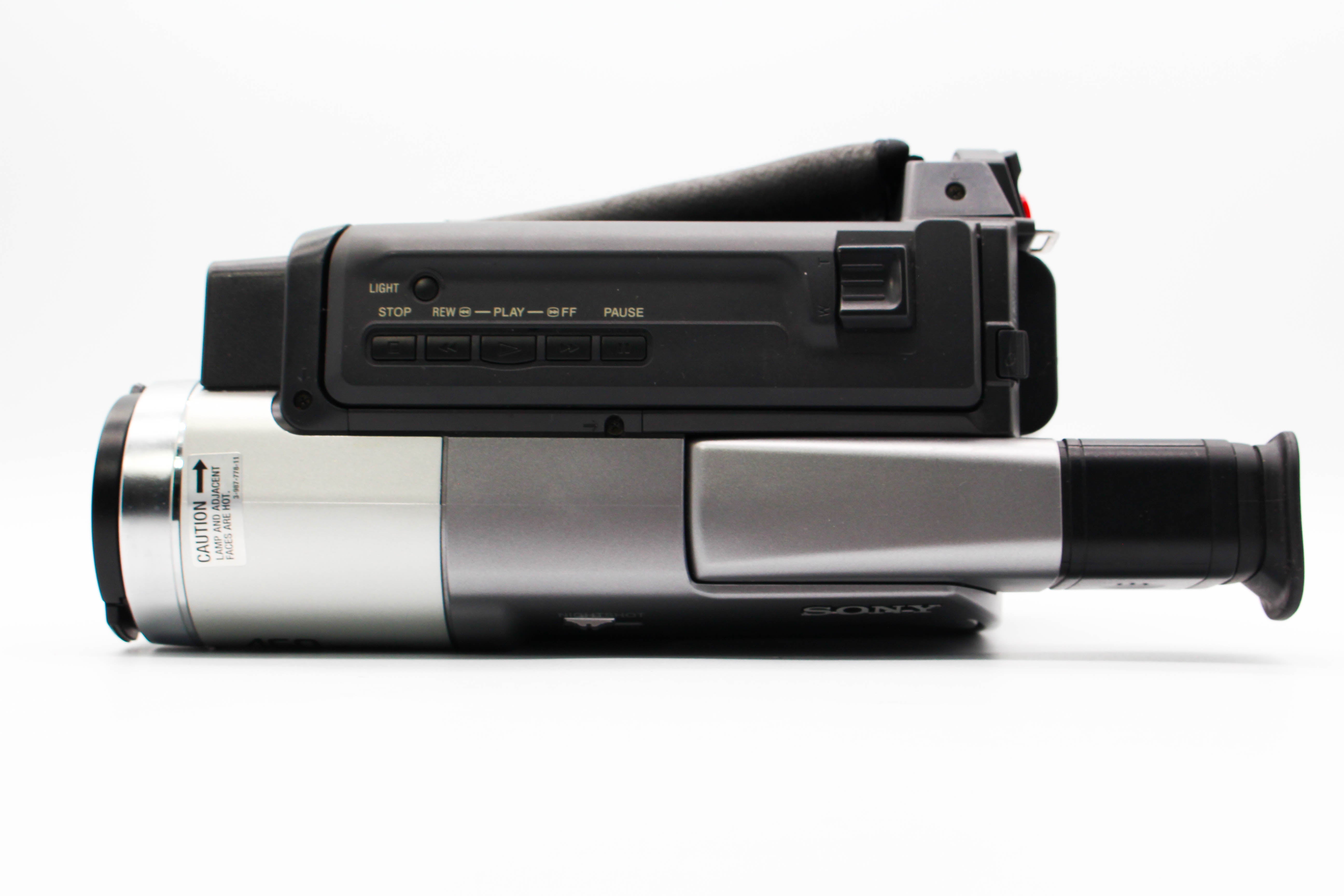 Sony CCD-TR718E Hi8 Analog Camcorder Handycam Video Camera - Tested Bundle Excellent