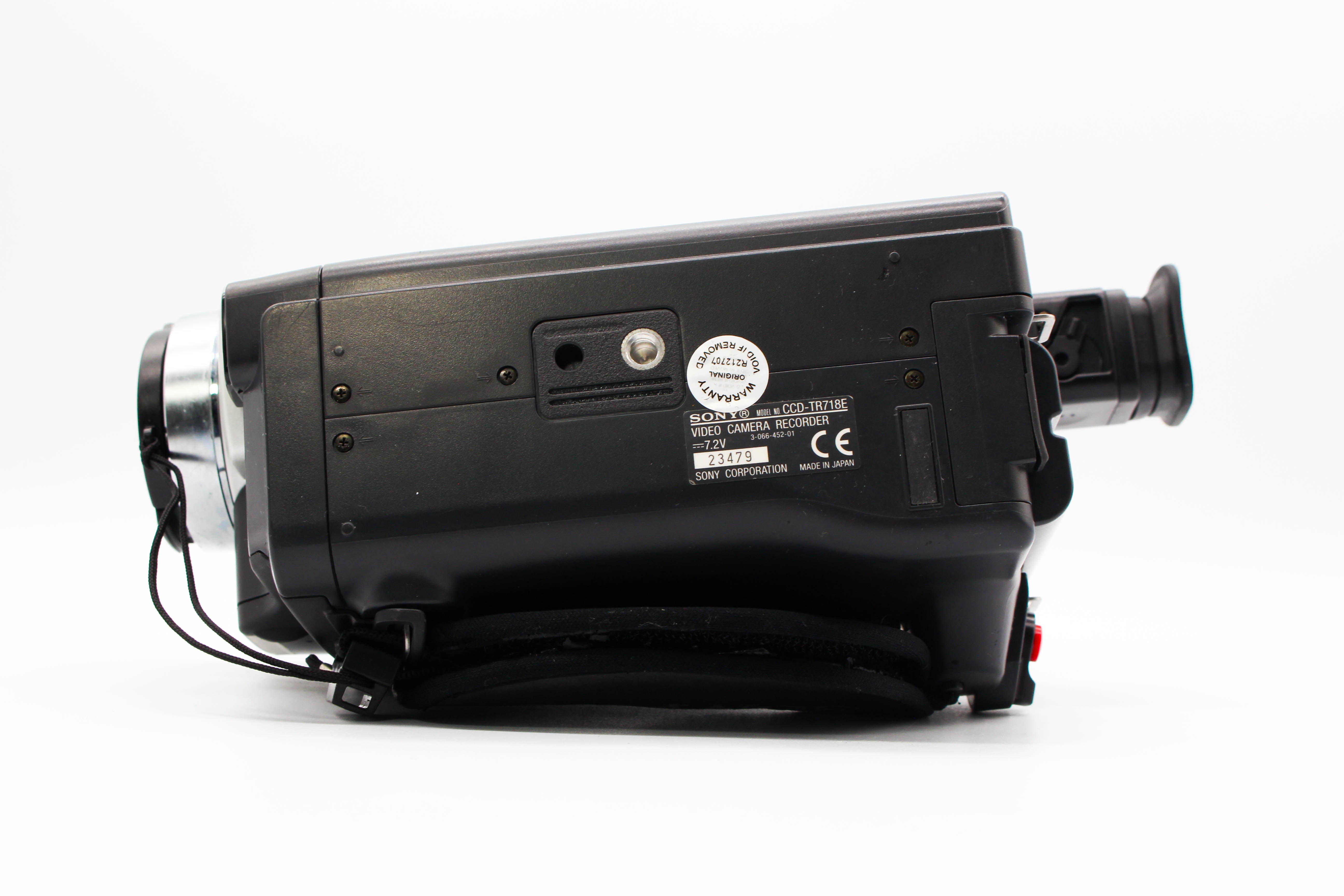 Sony CCD-TR718E Hi8 Analog Camcorder Handycam Video Camera - Tested Bundle Excellent