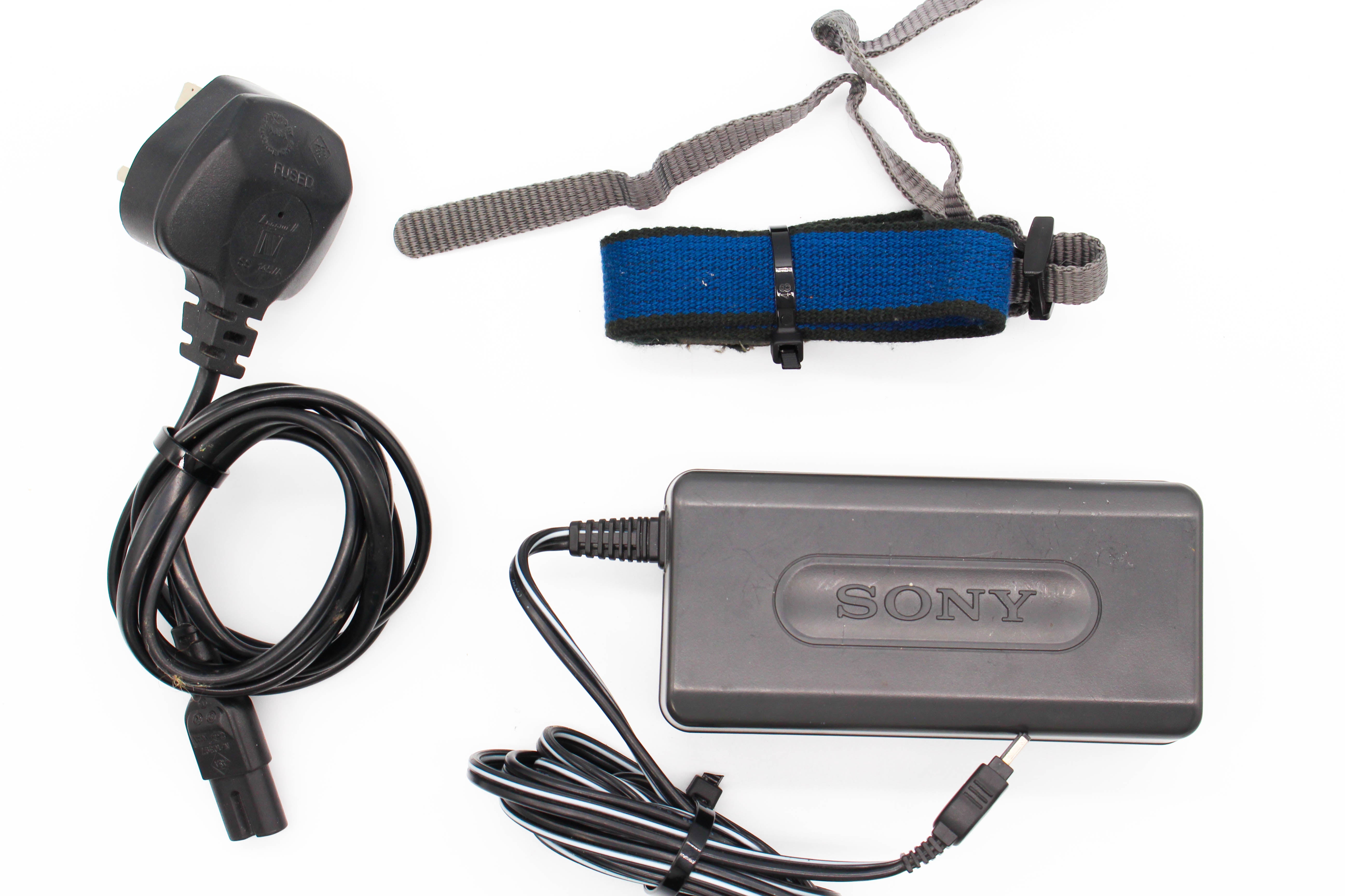 Sony DCR-TRV11E MiniDV Handycam Digital Video Camera Camcorder - Tested Bundle Excellent