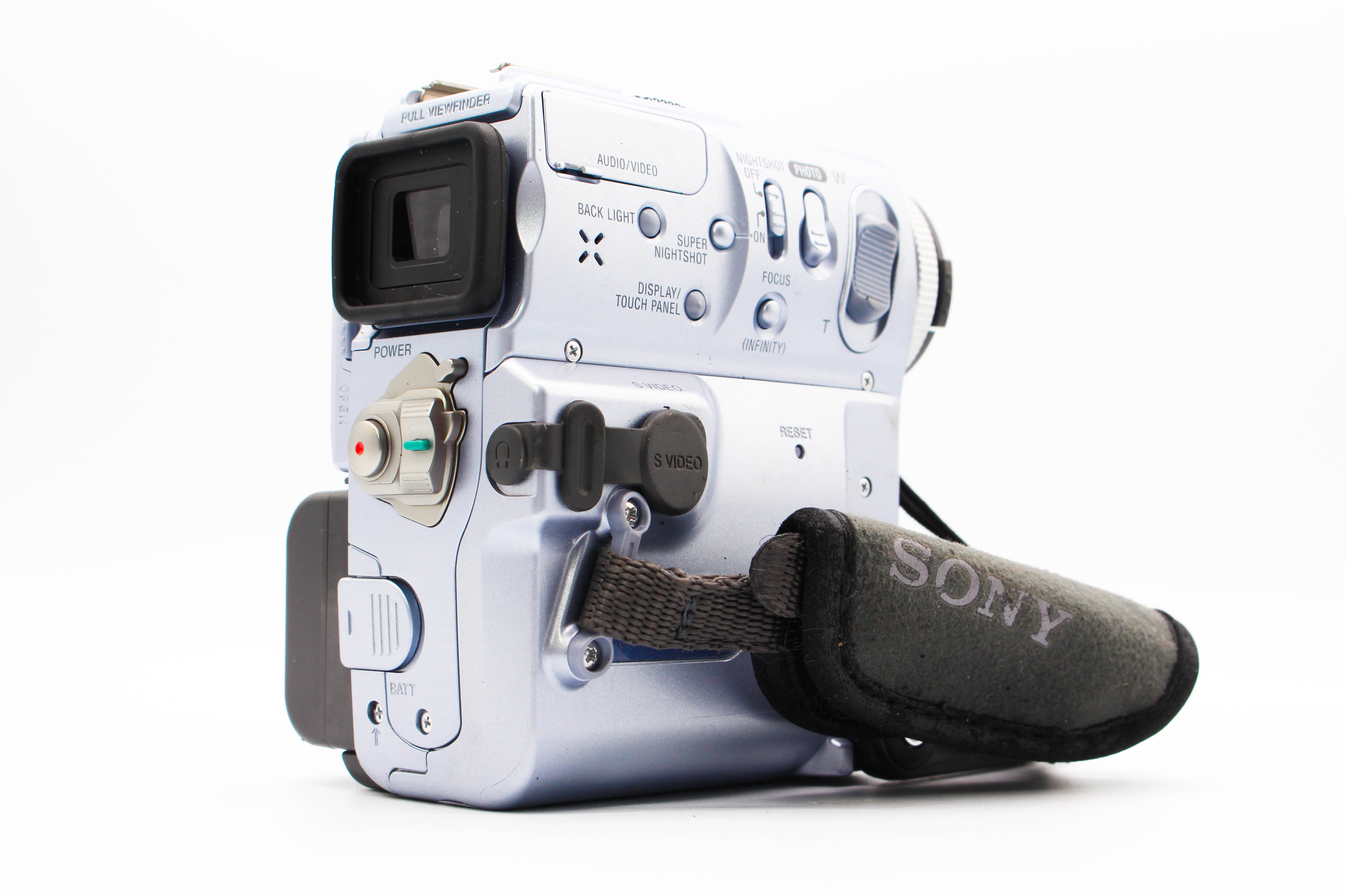 Sony DCR-PC8E MiniDV Tape Digital Video Camera Camcorder - Tested Bundle Good