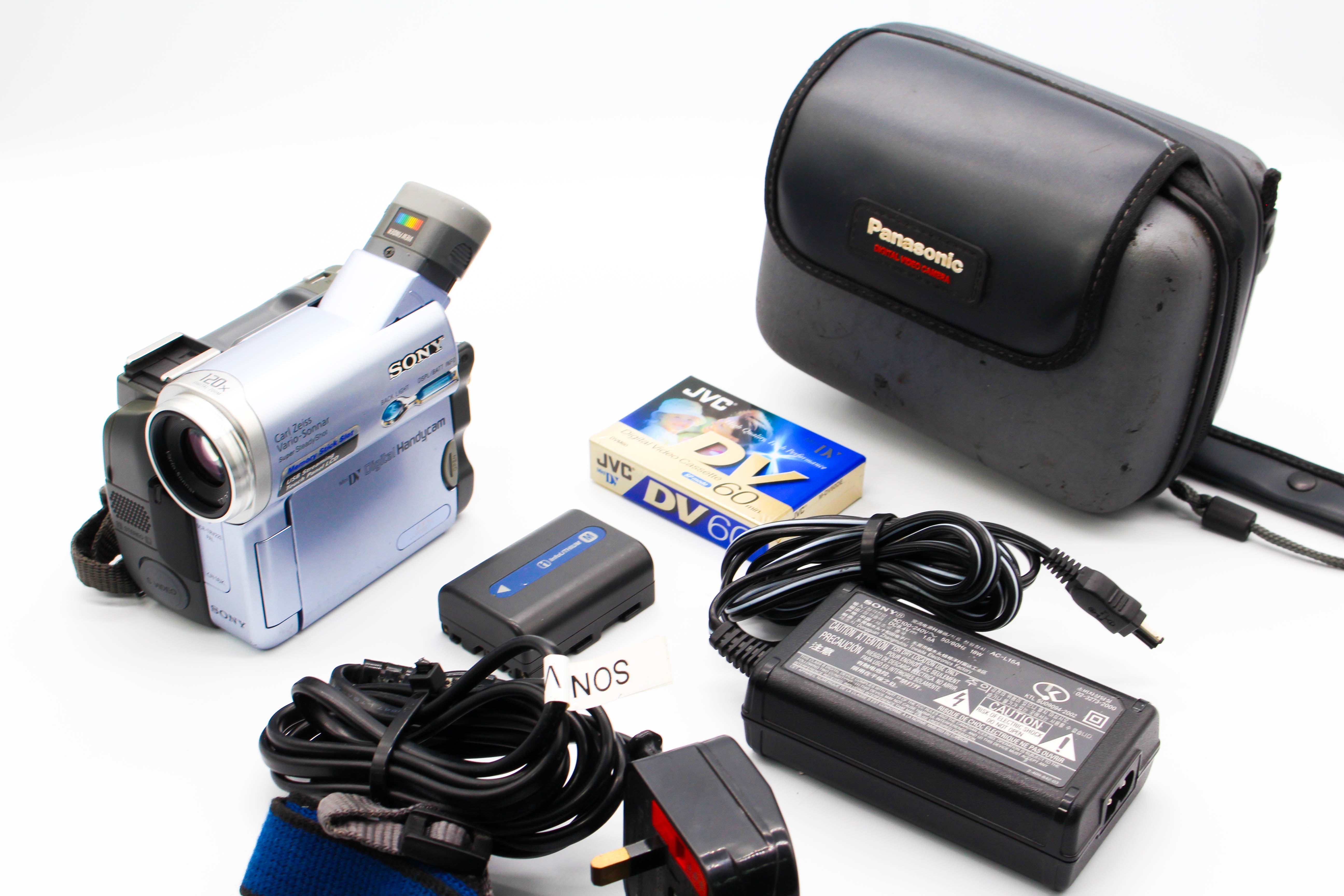 Sony DCR-TRV22E MiniDV Handycam Digital Video Camera Camcorder - Tested Bundle Excellent