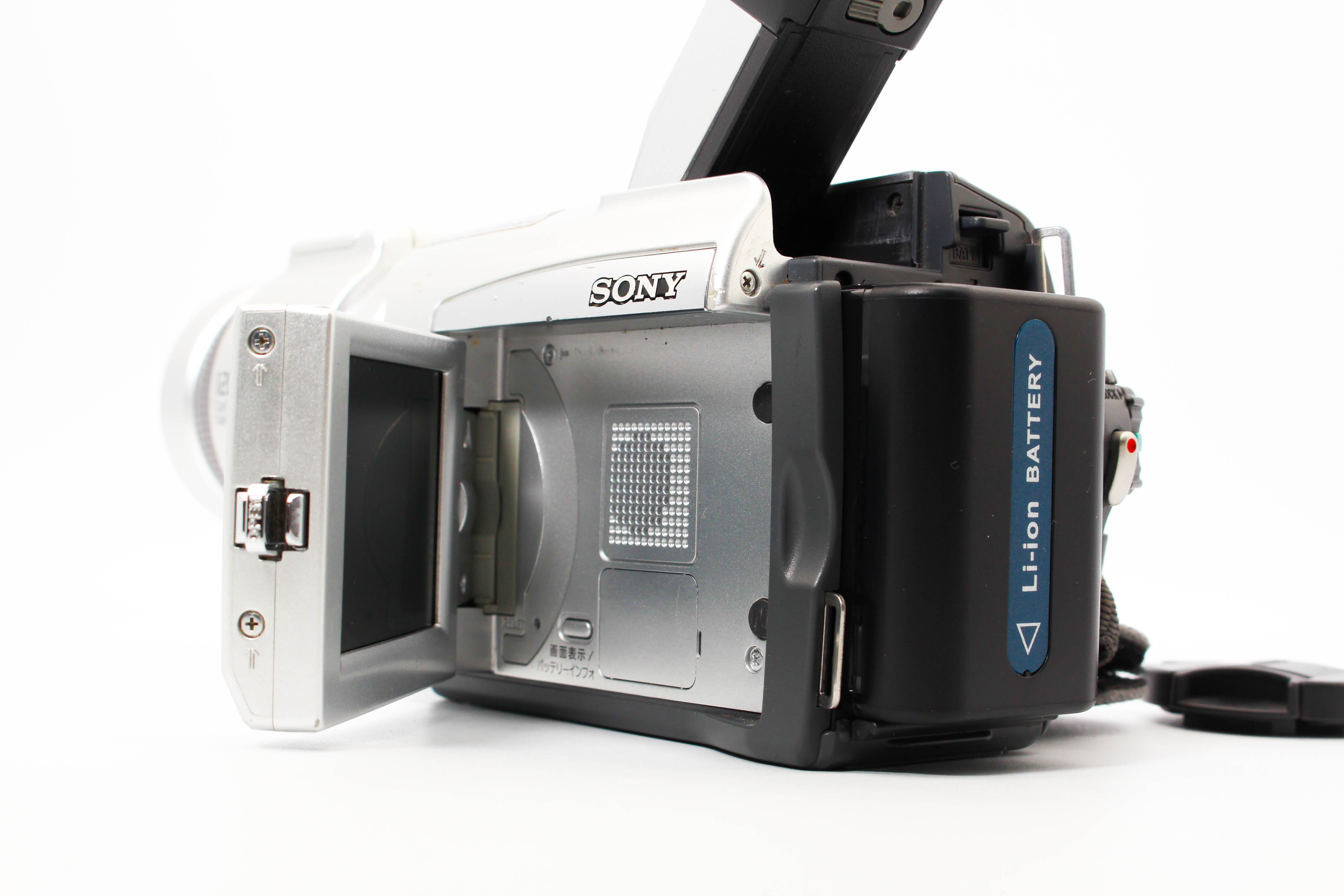 Sony DCR-TRV70 NTSC MiniDV Handycam Camcorder Digital Video Camera (Read) - Tested Bundle