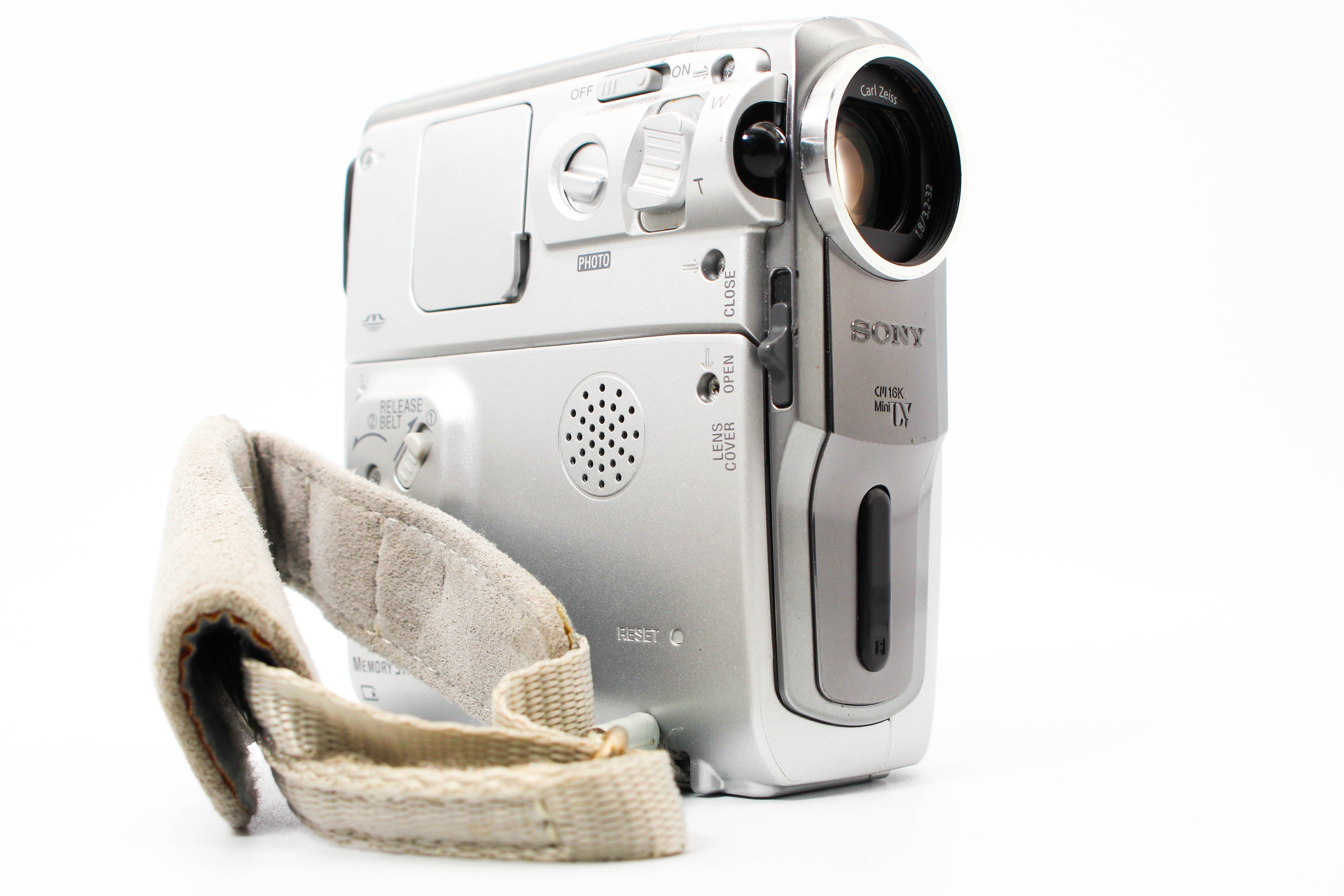 Sony DCR-PC109E MiniDV Digital Tape Video Camera Camcorder