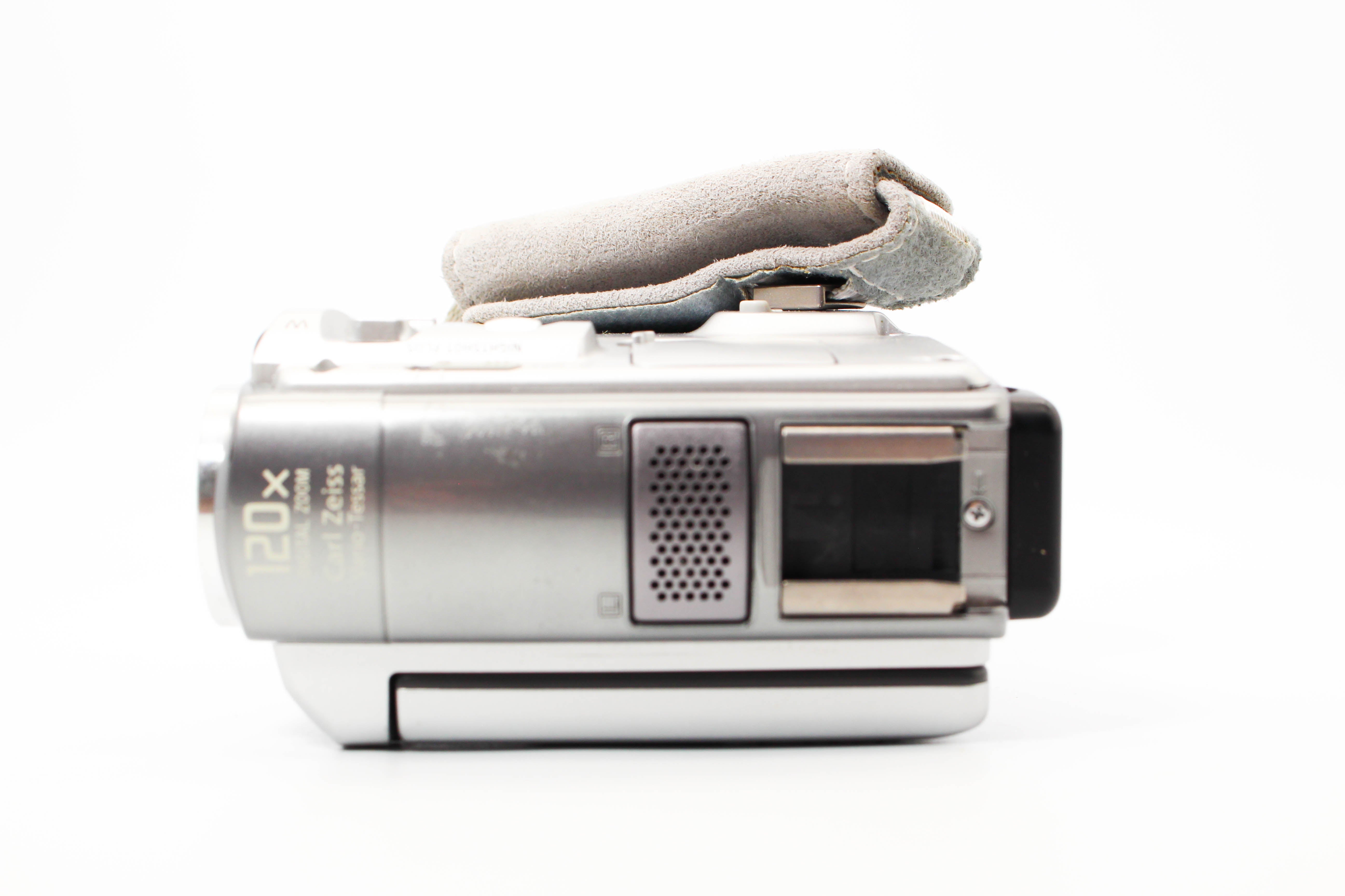 Sony DCR-PC109E MiniDV Digital Tape Video Camera Camcorder