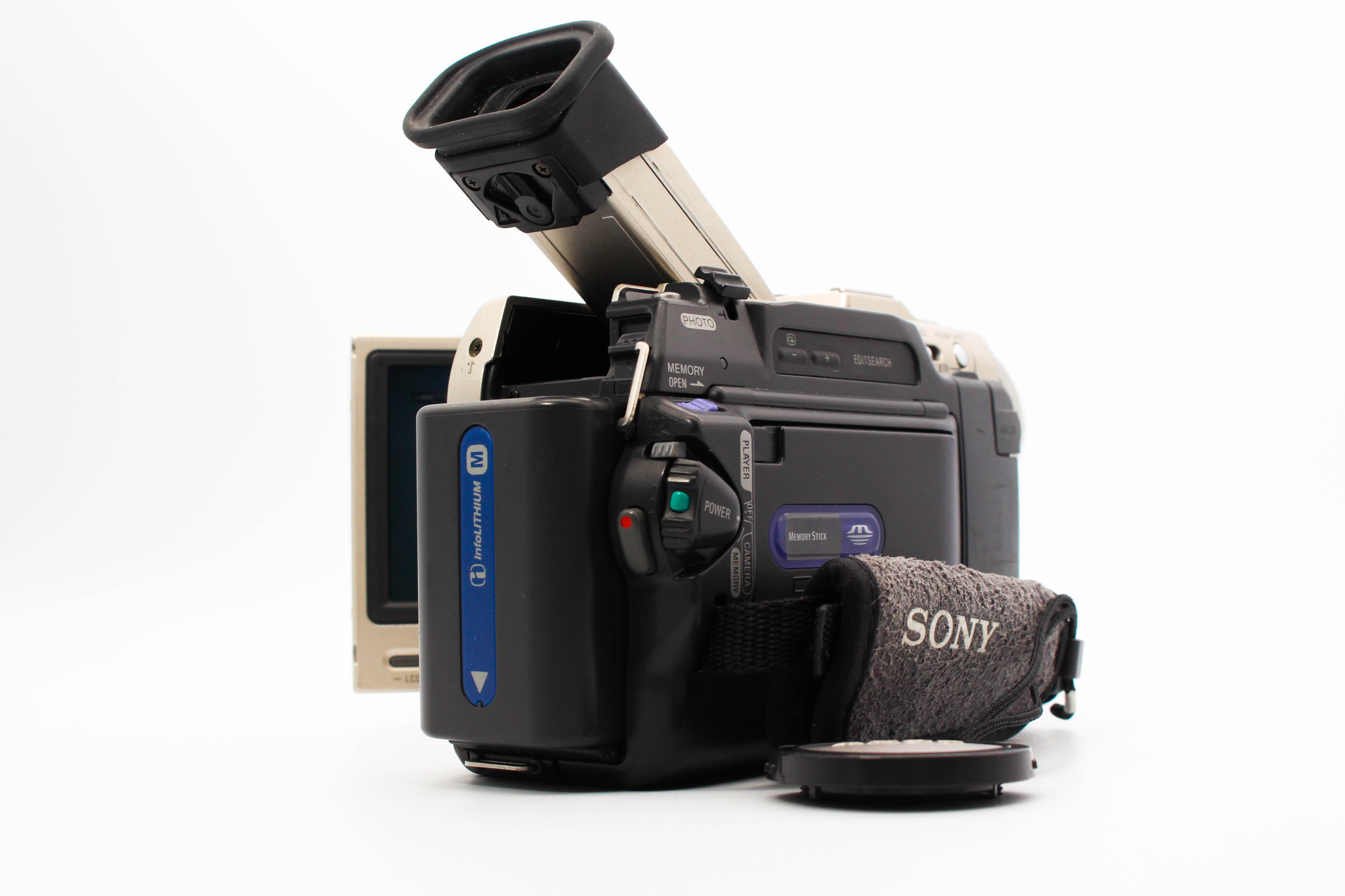 Sony DCR-TRV10E MiniDV Handycam Digital Video Camcorder Camcorder - Tested Bundle Excellent