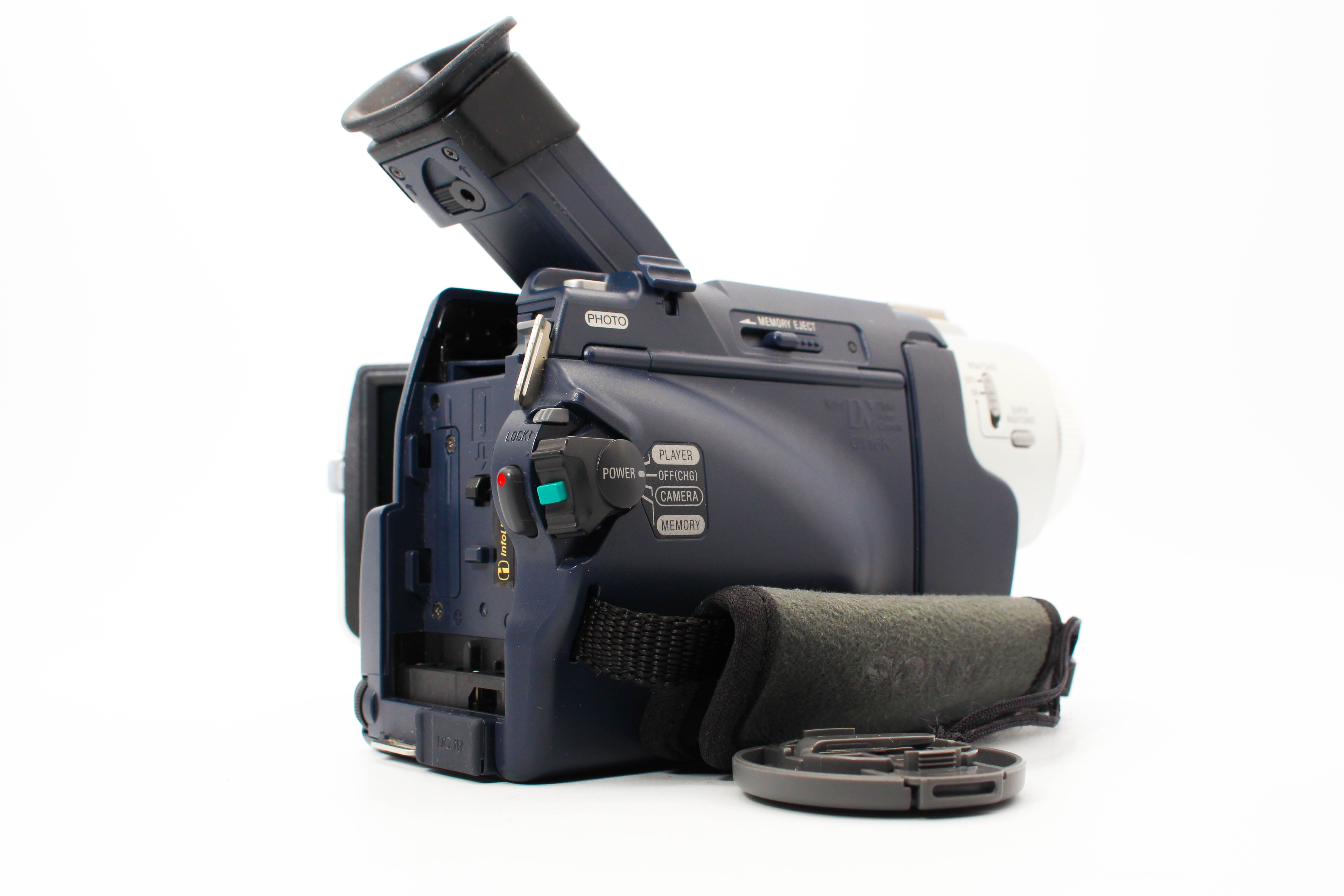 Sony DCR-TRV17E Handycam MiniDV Tape Digital Video Camera Camcorder - Tested Bundle Excellent