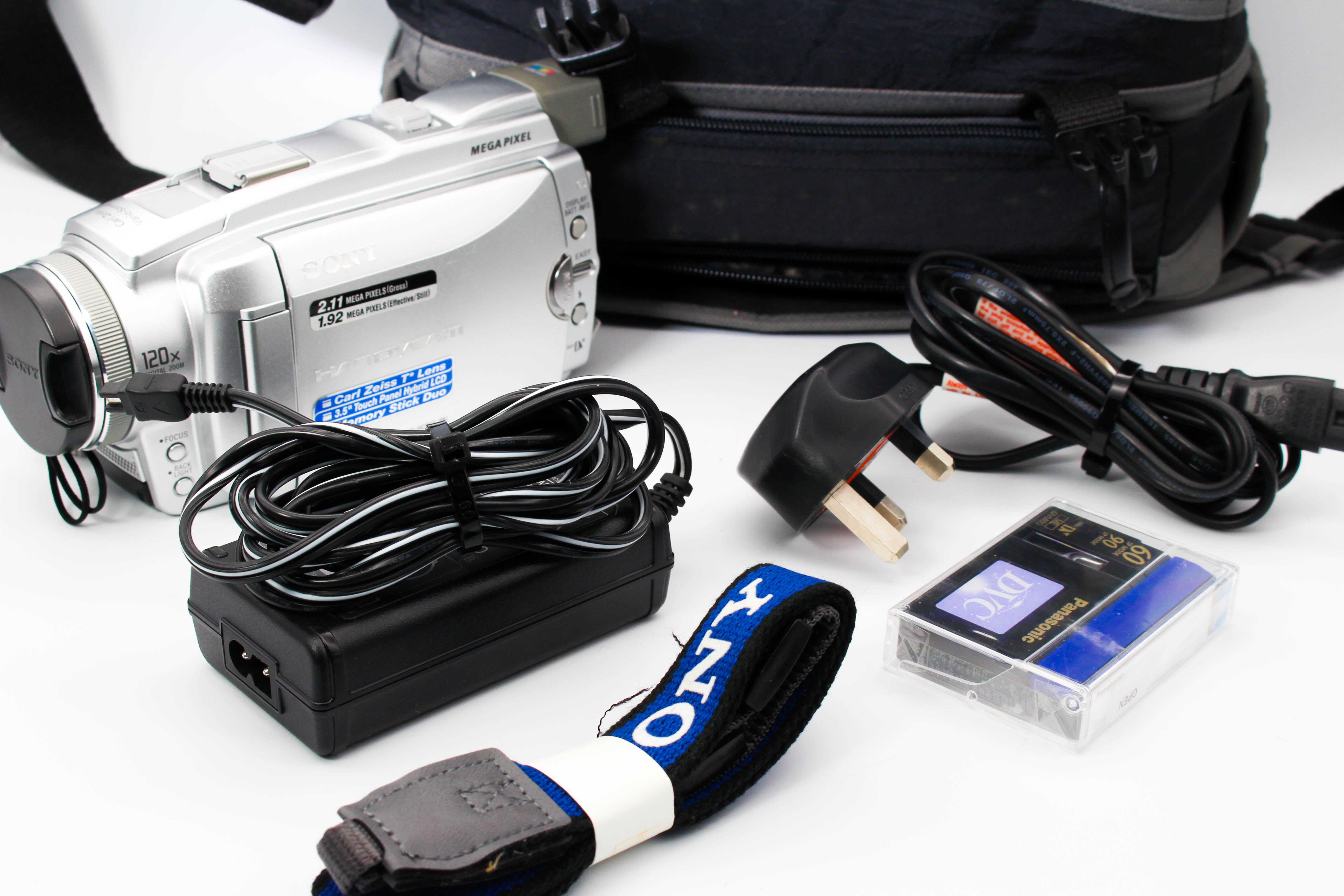 Panasonic Lumix DMC-TZ8 Compact Digital Photo Camera Digicam (Read) - Tested Bundle