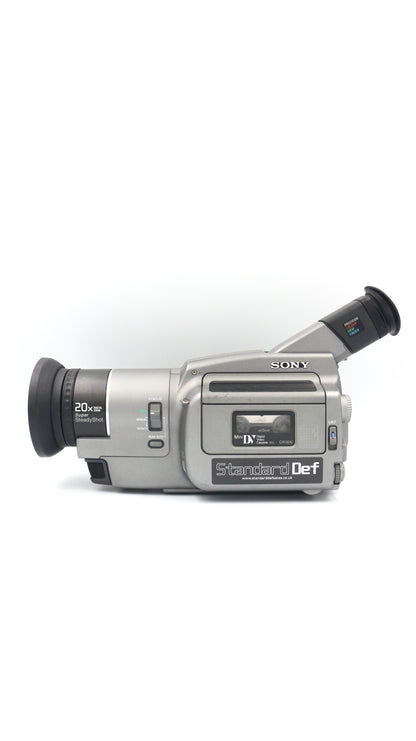Sony DCR-VX700E MiniDV Video Camcorder