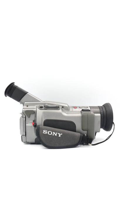 Sony DCR-VX700E MiniDV Video Camcorder