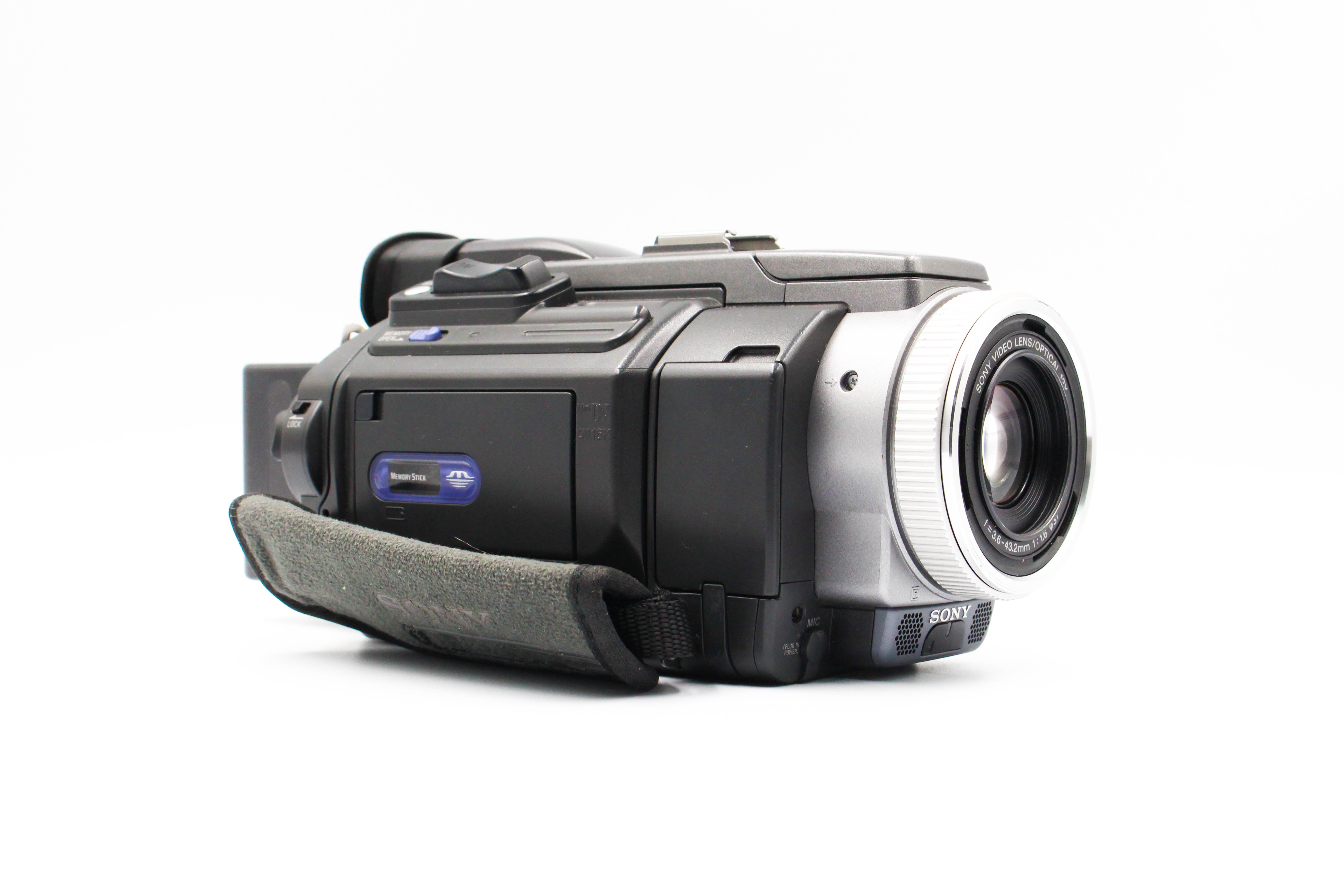 Sony DCR-TRV950E MiniDV Tape Digital Video Camera Camcorder