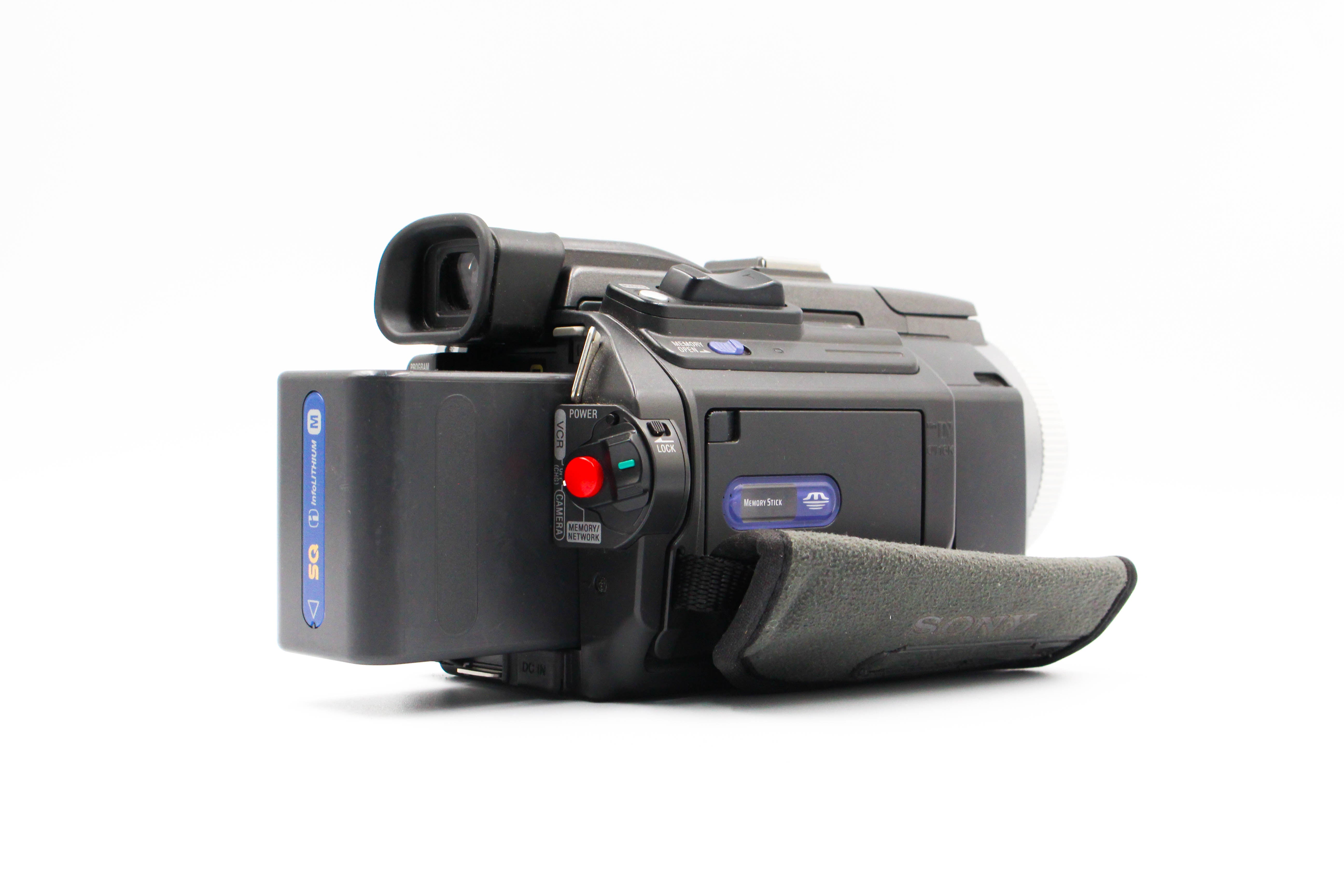 Sony DCR-TRV950E MiniDV Tape Digital Video Camera Camcorder