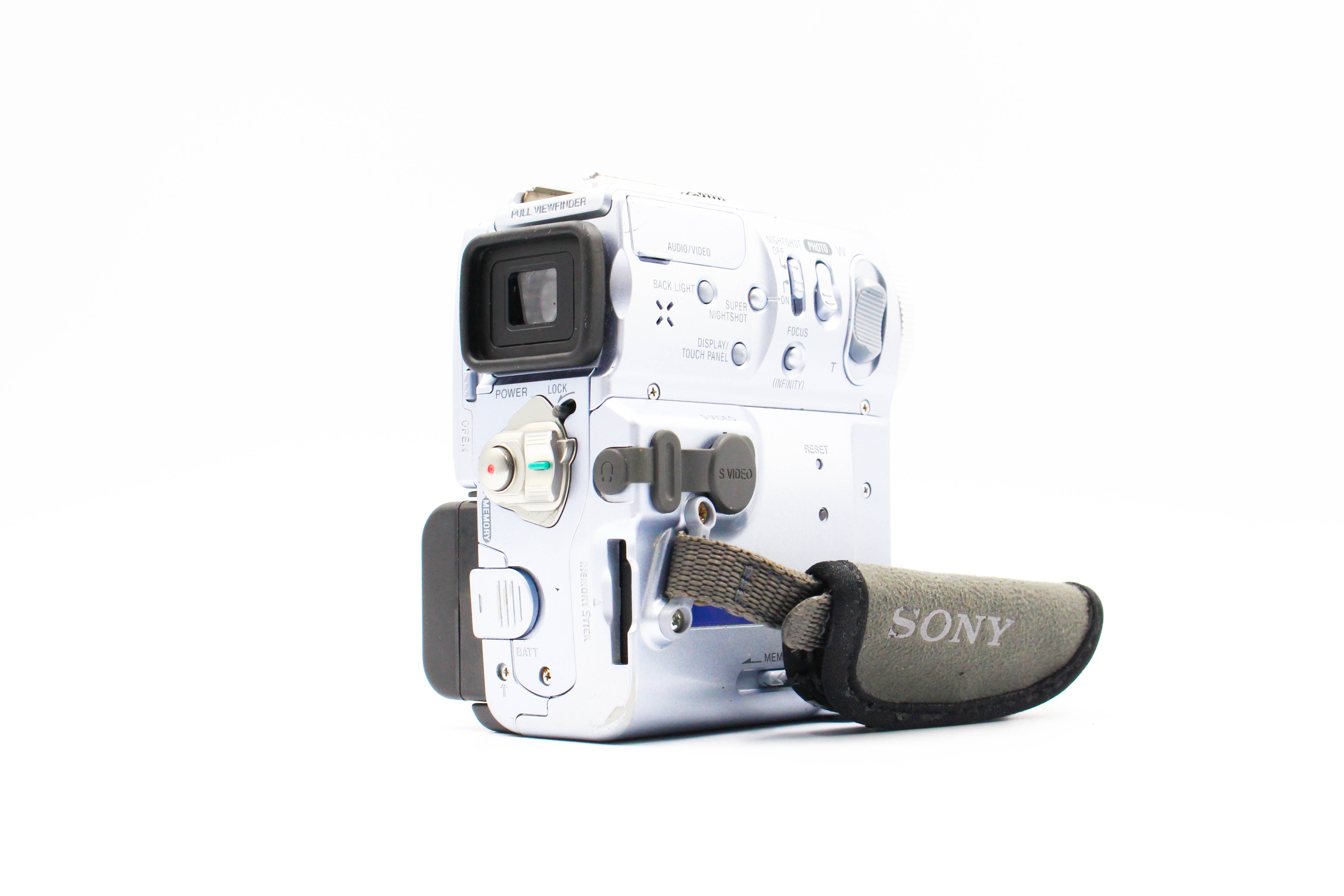 Sony DCR-PC9E MiniDV Tape Digital Video Camcorder Camera